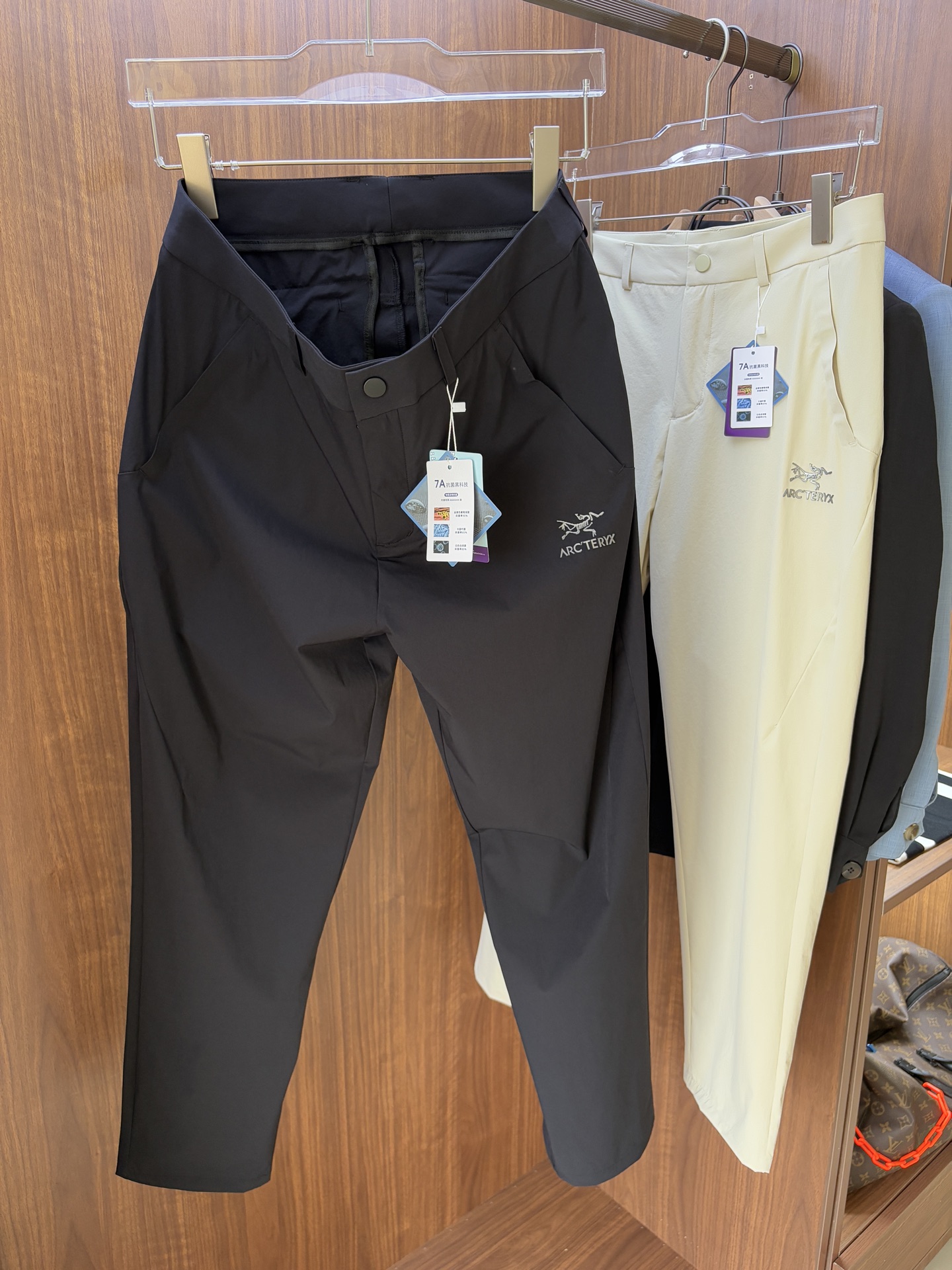 始祖鸟 官网同步 经典户外 工装裤 颜色超级正 海外同步发型 今年流行趋势 进口科技面料 M-4XL