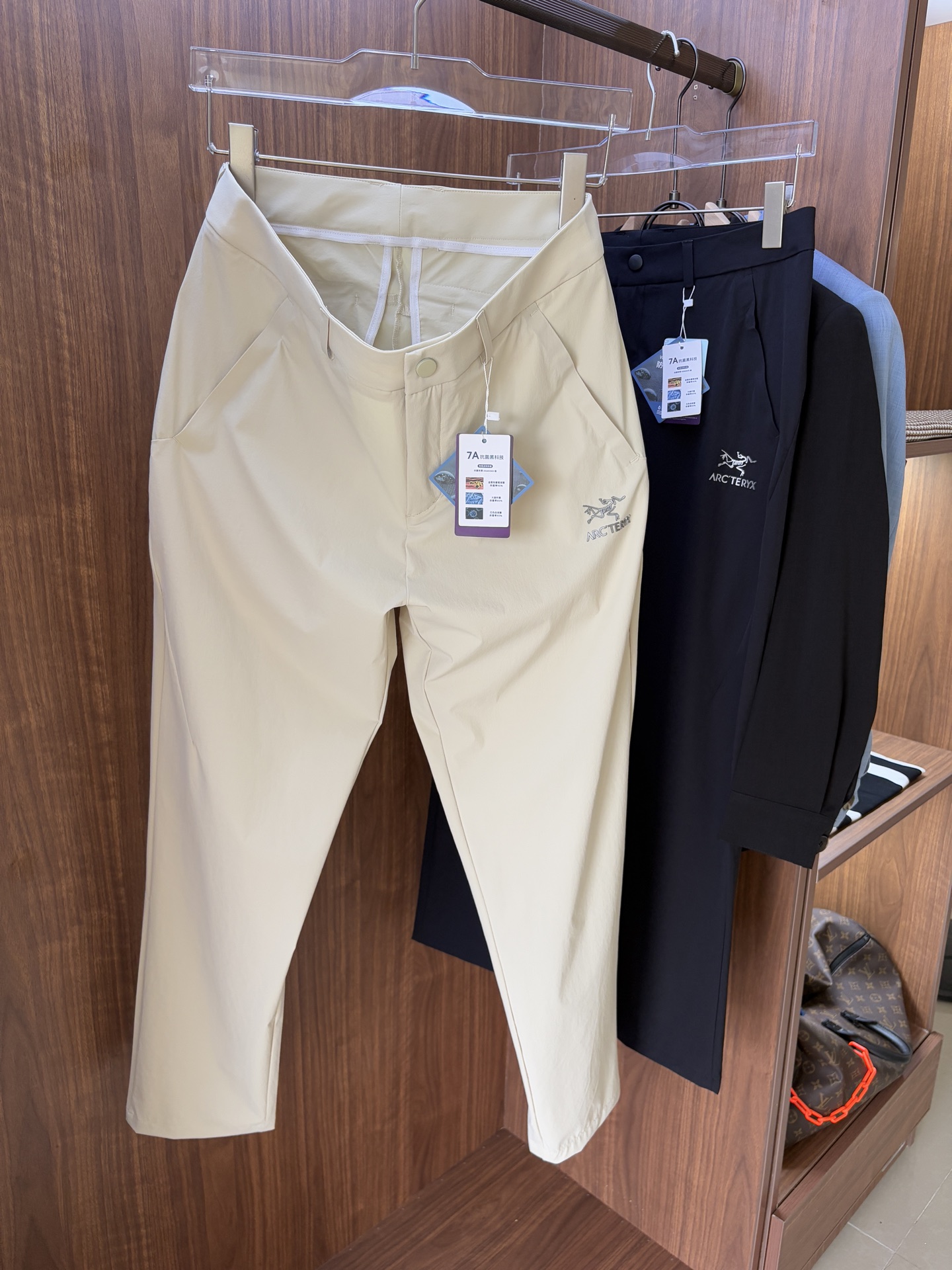 始祖鸟 官网同步 经典户外 工装裤 颜色超级正 海外同步发型 今年流行趋势 进口科技面料 M-4XL