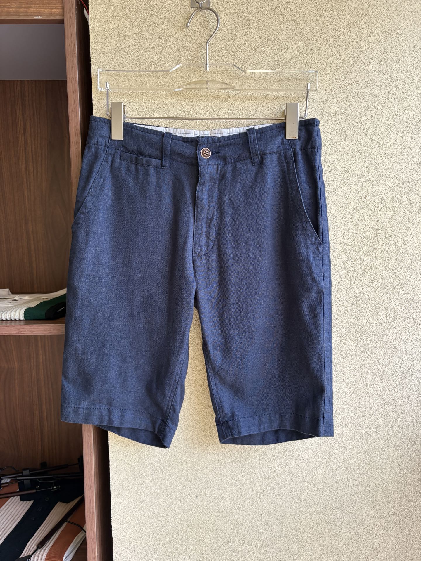 NO:430085,Z Home 2025 Spring and Summer Embroidery Logo % Full-leucalypse Fashionable Pants Pants Uncontrollable Creation Dynamic and Attractive, Perfect Dress Makes Fashionable Business Leisure Easy to Break. Natural Fine Fiber Rain Dew Hemp + Silk Fiber Blend Material, Combed from Golden combed Textile, The texture is very light and light, soft, with moisture absorption and heat dissipation and breathability, cool and wide. Neat threading sewing, elastic drawstring waist + embroidery logo decoration opens a new perspective of modern and fashionable seasoning luxury. 29-38 No 35; 37; 006, gold, alexander wang19860909Z家2025春夏刺绣标识 ％全麻时尚休闲裤 裤子 无节制的创造动感兼具吸引力,完美着装让时尚商务休闲轻而易举的攻破. 天然细纤维雨露麻料＋丝质纤维混纺材质,黄金比例精梳纺织而成,质地非常轻盈轻薄柔软,具有吸湿散热与透气的效果,凉爽挺阔. 工整的走线缝制,弹力抽绳腰间＋刺绣标识装饰开启现代时尚的调味剂奢华的新视角. 29-38没35；37；006,,gold,alexander wang,Men's clothing