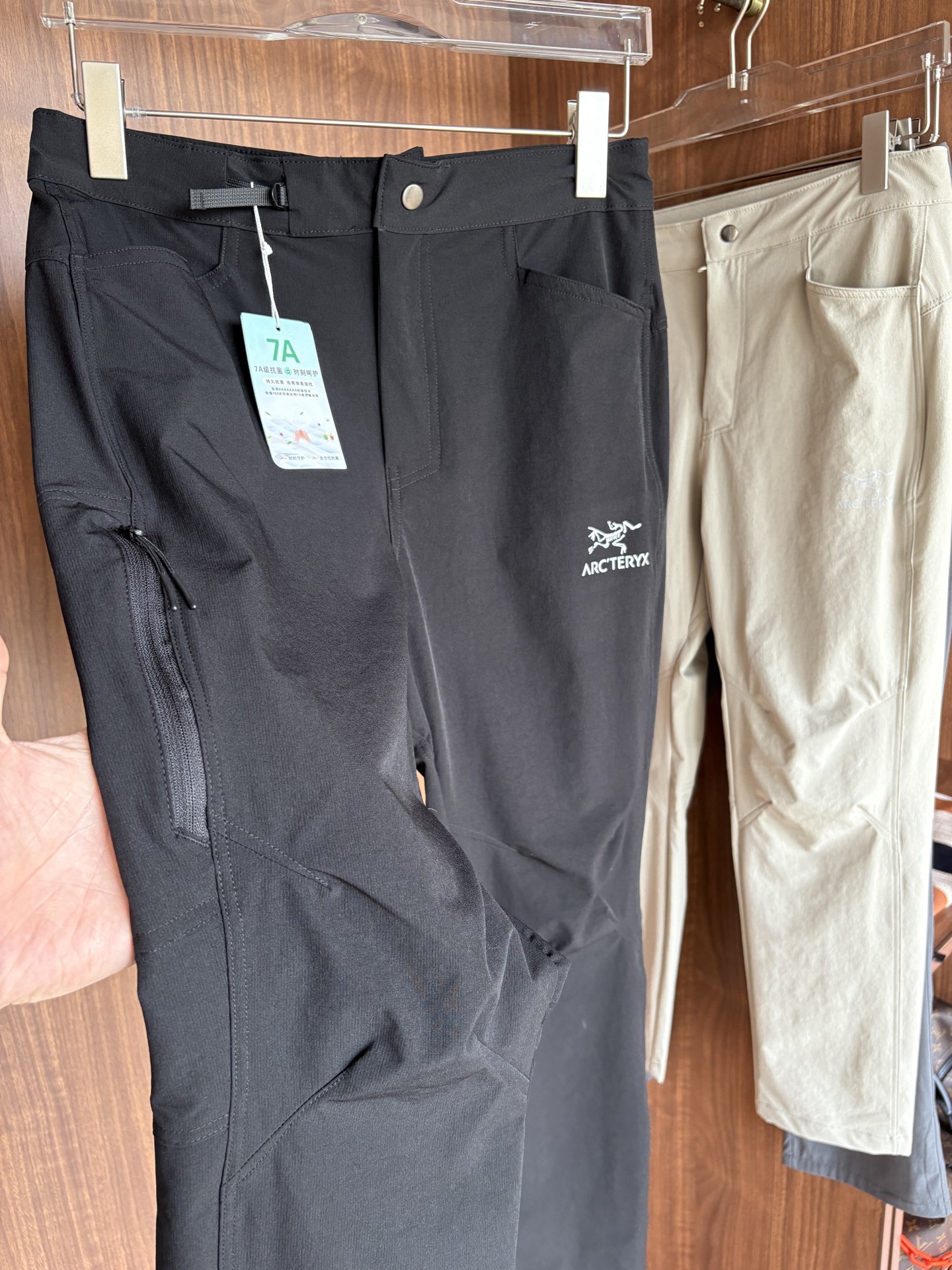 始祖鸟 官网同步 经典户外 工装裤 颜色超级正 海外同步发型 今年流行趋势 进口科技面料 M-3XL