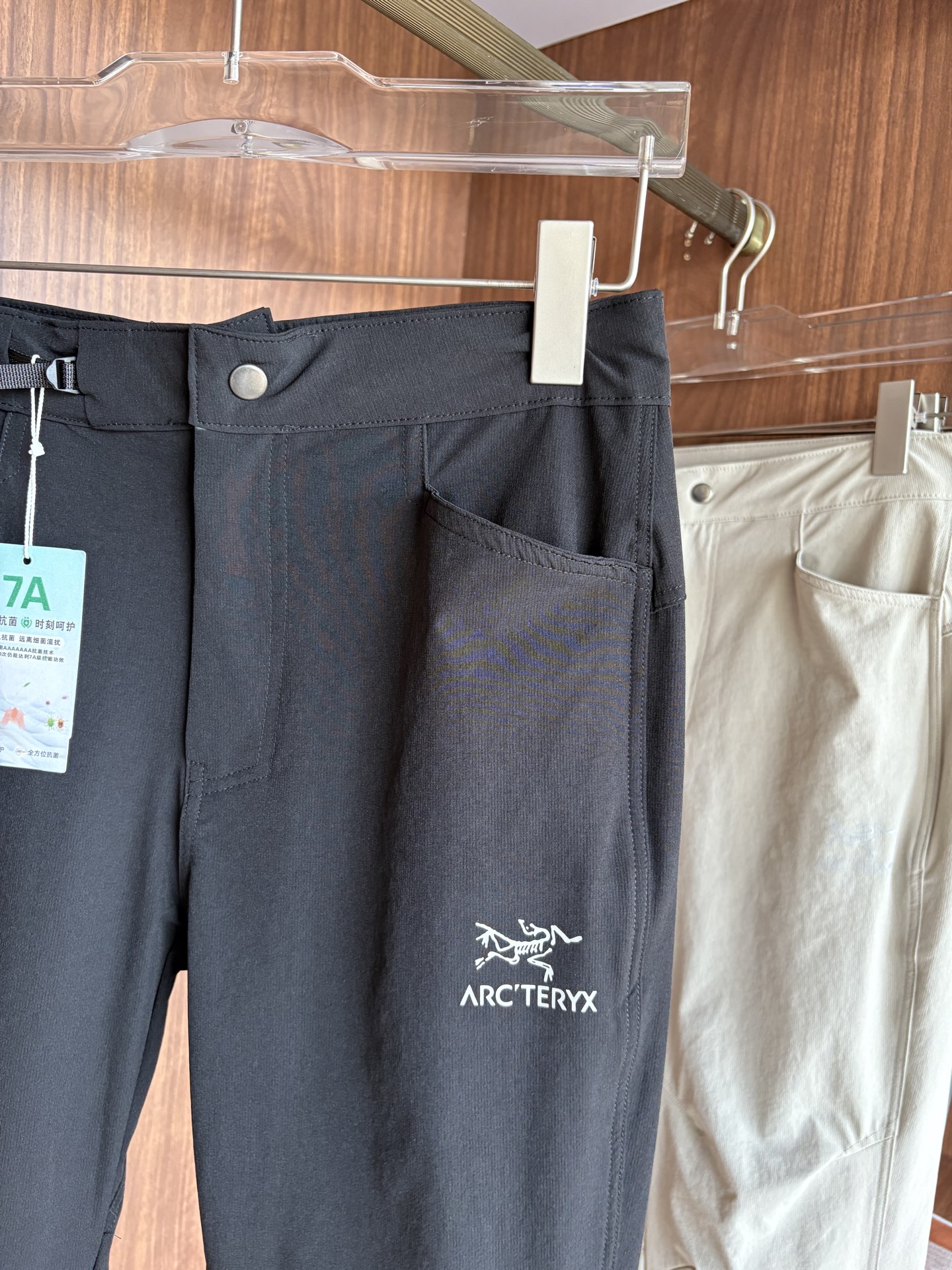 始祖鸟 官网同步 经典户外 工装裤 颜色超级正 海外同步发型 今年流行趋势 进口科技面料 M-3XL