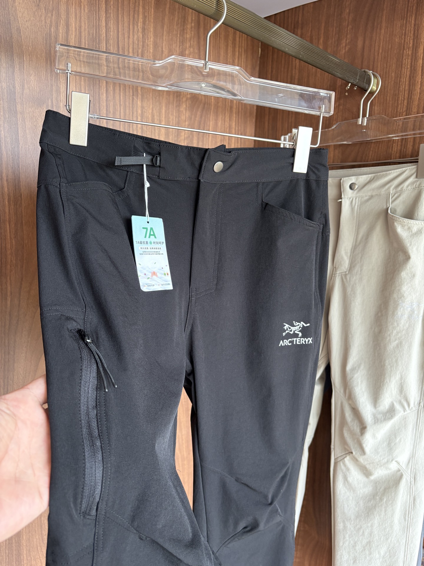 始祖鸟 官网同步 经典户外 工装裤 颜色超级正 海外同步发型 今年流行趋势 进口科技面料 M-3XL