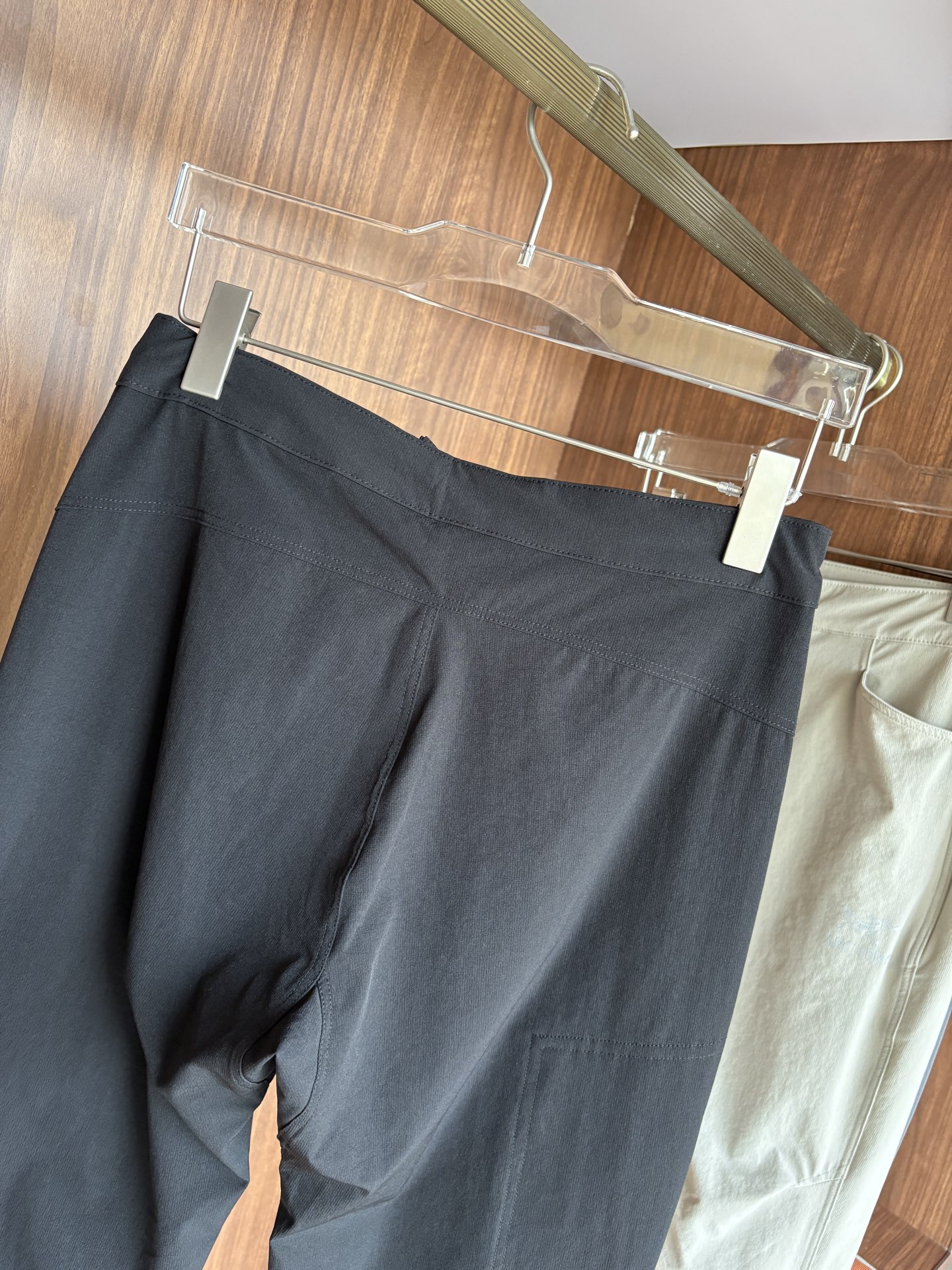 始祖鸟 官网同步 经典户外 工装裤 颜色超级正 海外同步发型 今年流行趋势 进口科技面料 M-3XL