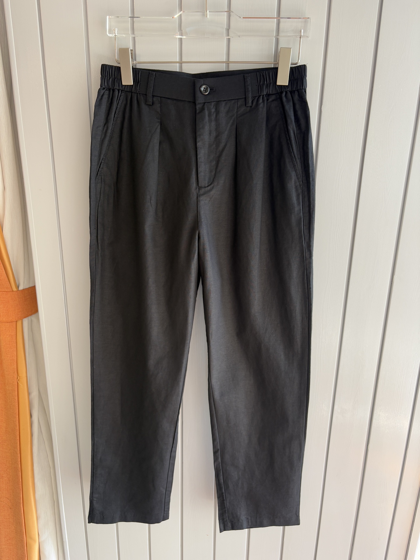 NO:421655,L, spring and summer embroidery logo 55 hemp 45% cotton fashion casual pants Pants Uncontrollable creation dynamic and attractive, perfect dress makes fashionable business casual easy to break. Natural fine fiber rain dew thread + silk fiber blended material, made of golden ratio combed textile, very light and soft texture, with moisture absorption and heat dissipation and breathability, cool and wide. Neat threading sewing, elastic drawstring waist + embroidery logo decoration opens a new perspective of modern and fashionable seasoning luxury. M-3XL;006, gold, alexander wang19860909L、春夏刺绣标识55麻45 ％棉时尚休闲裤 裤子 无节制的创造动感兼具吸引力,完美着装让时尚商务休闲轻而易举的攻破. 天然细纤维雨露麻料＋丝质纤维混纺材质,黄金比例精梳纺织而成,质地非常轻盈轻薄柔软,具有吸湿散热与透气的效果,凉爽挺阔. 工整的走线缝制,弹力抽绳腰间＋刺绣标识装饰开启现代时尚的调味剂奢华的新视角. M-3XL;006,,gold,alexander wang,Men's clothing