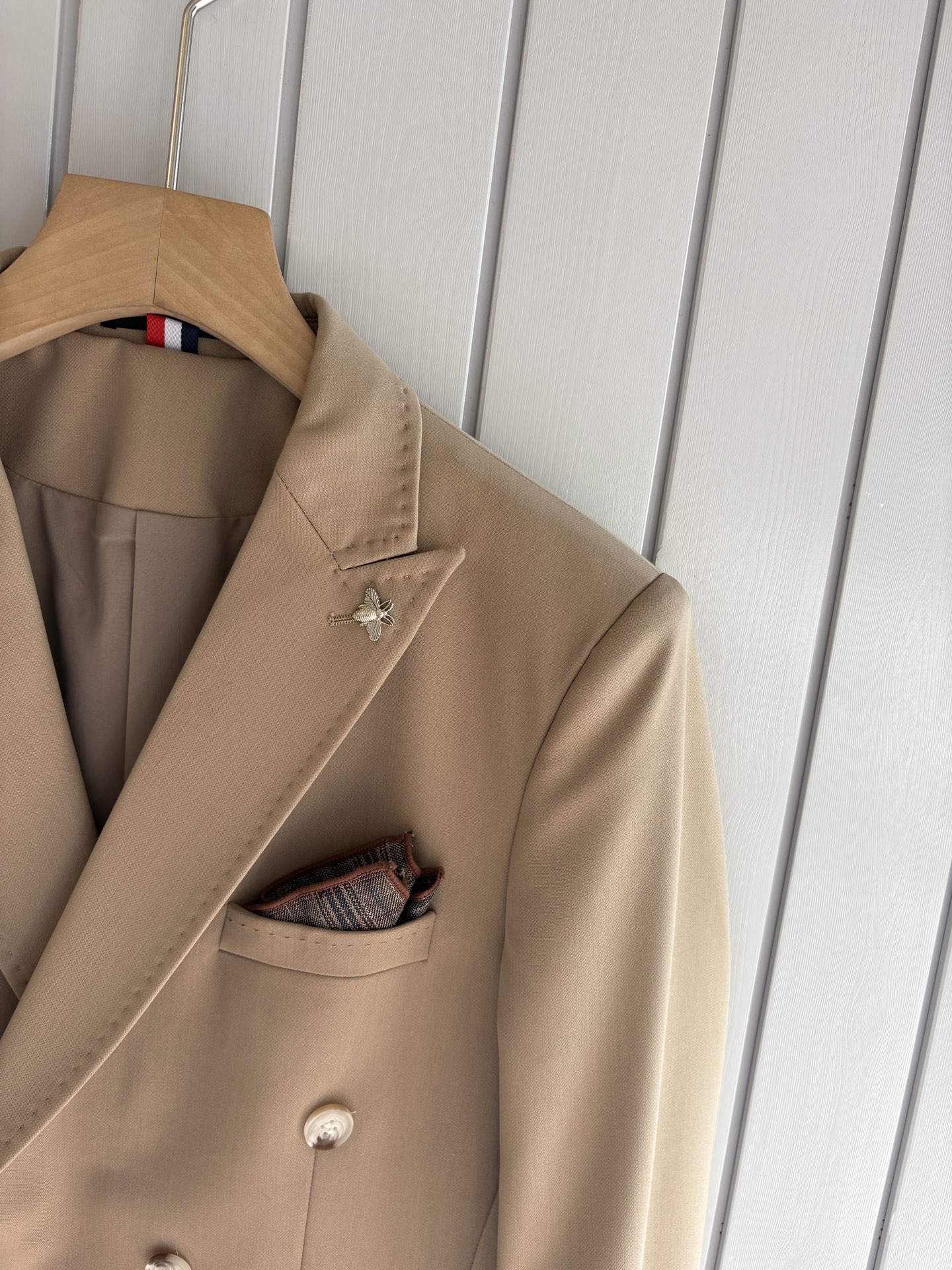 Hand-Sewn Summer Suits: Unique, Elegant, and Practical Craftsmanship for Gentlemen - 图片 4