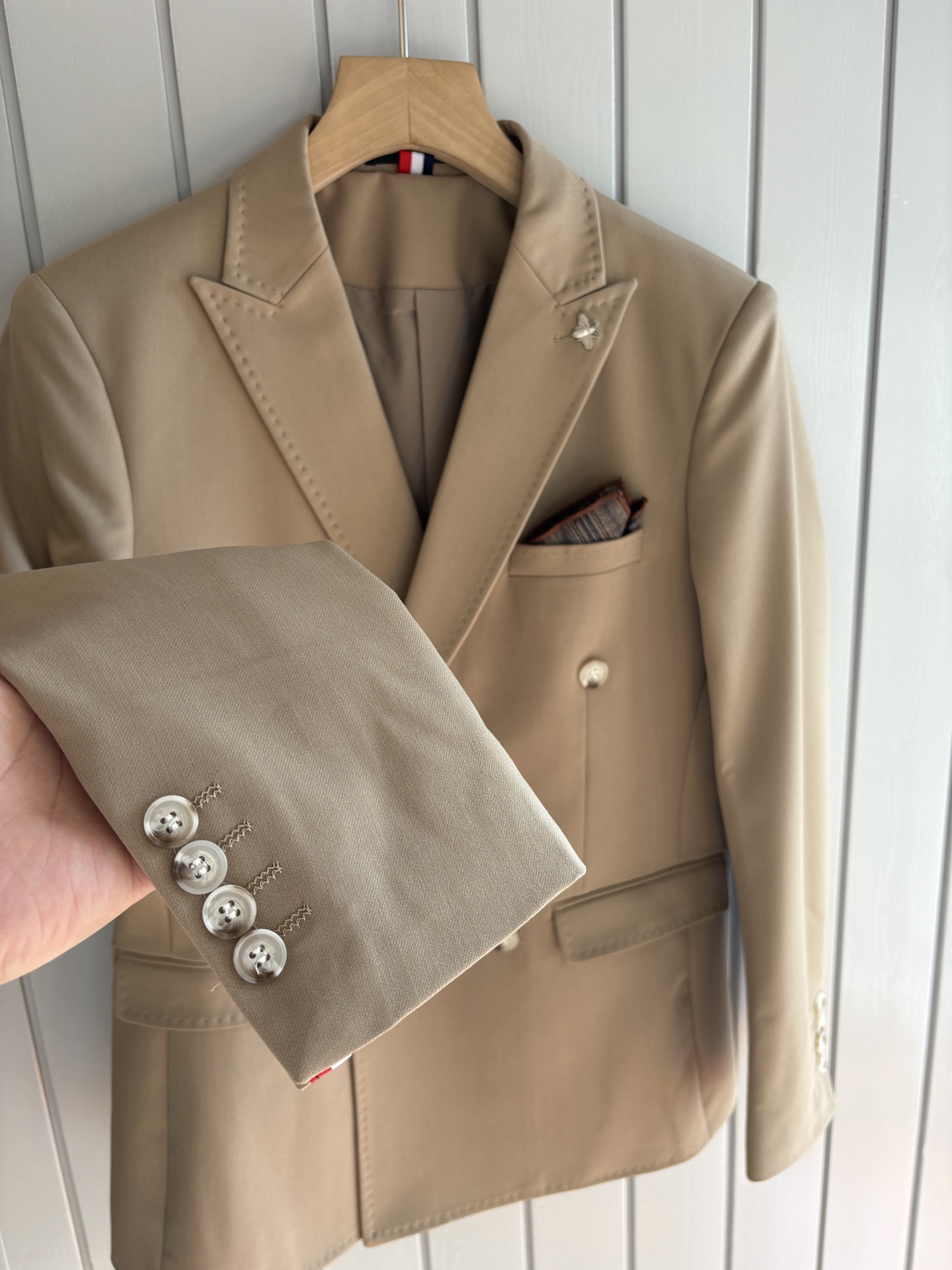 Hand-Sewn Summer Suits: Unique, Elegant, and Practical Craftsmanship for Gentlemen - 图片 5