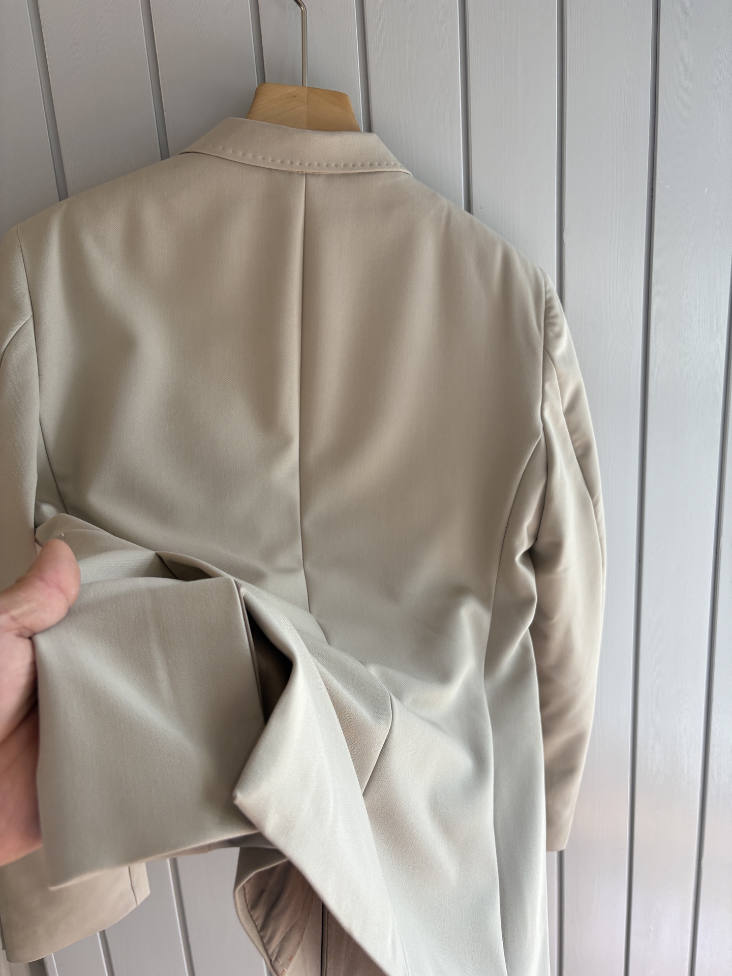 Hand-Sewn Summer Suits: Craftsmanship and Elegance for Gentlemen - 图片 8