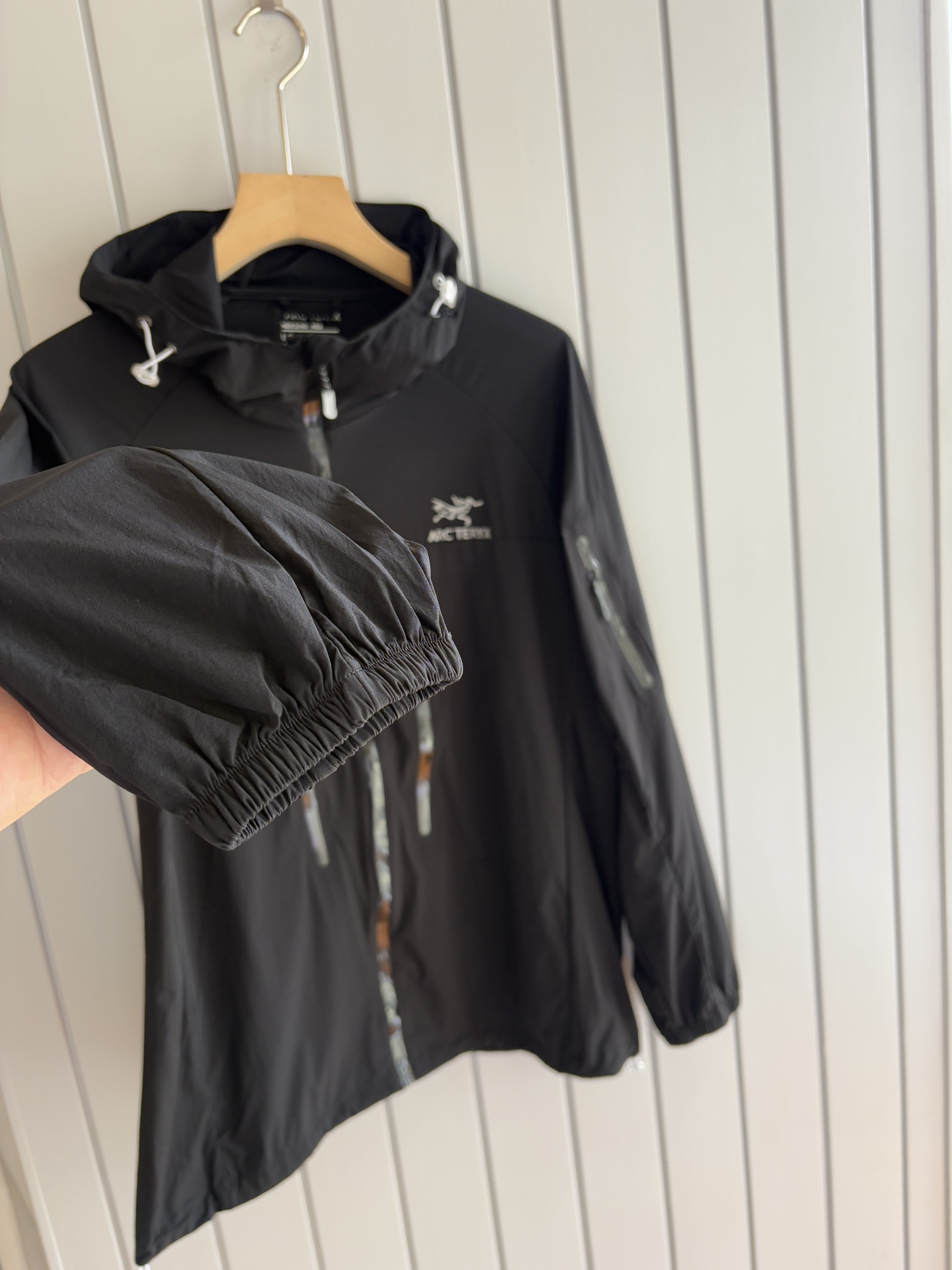 High-Quality Skin Jackets for Hot Weather Adventures – Squamish Company’s Innovative Designs - 图片 4