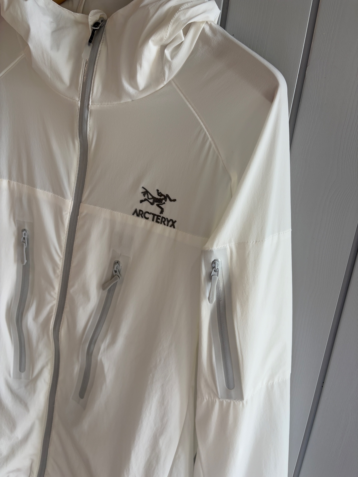 High-Quality Skin Jackets for Hot Weather Adventures: Squamish Company’s TyonoTM 3.0 Fabric, Wind-Proof, 50+ UV Protection. - 图片 6