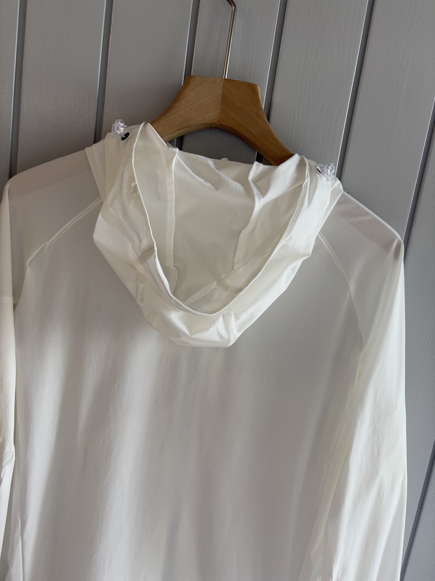 High-Quality Skin Jackets for Hot Weather Adventures: Squamish Company’s TyonoTM 3.0 Fabric, Wind-Proof, 50+ UV Protection. - 图片 8