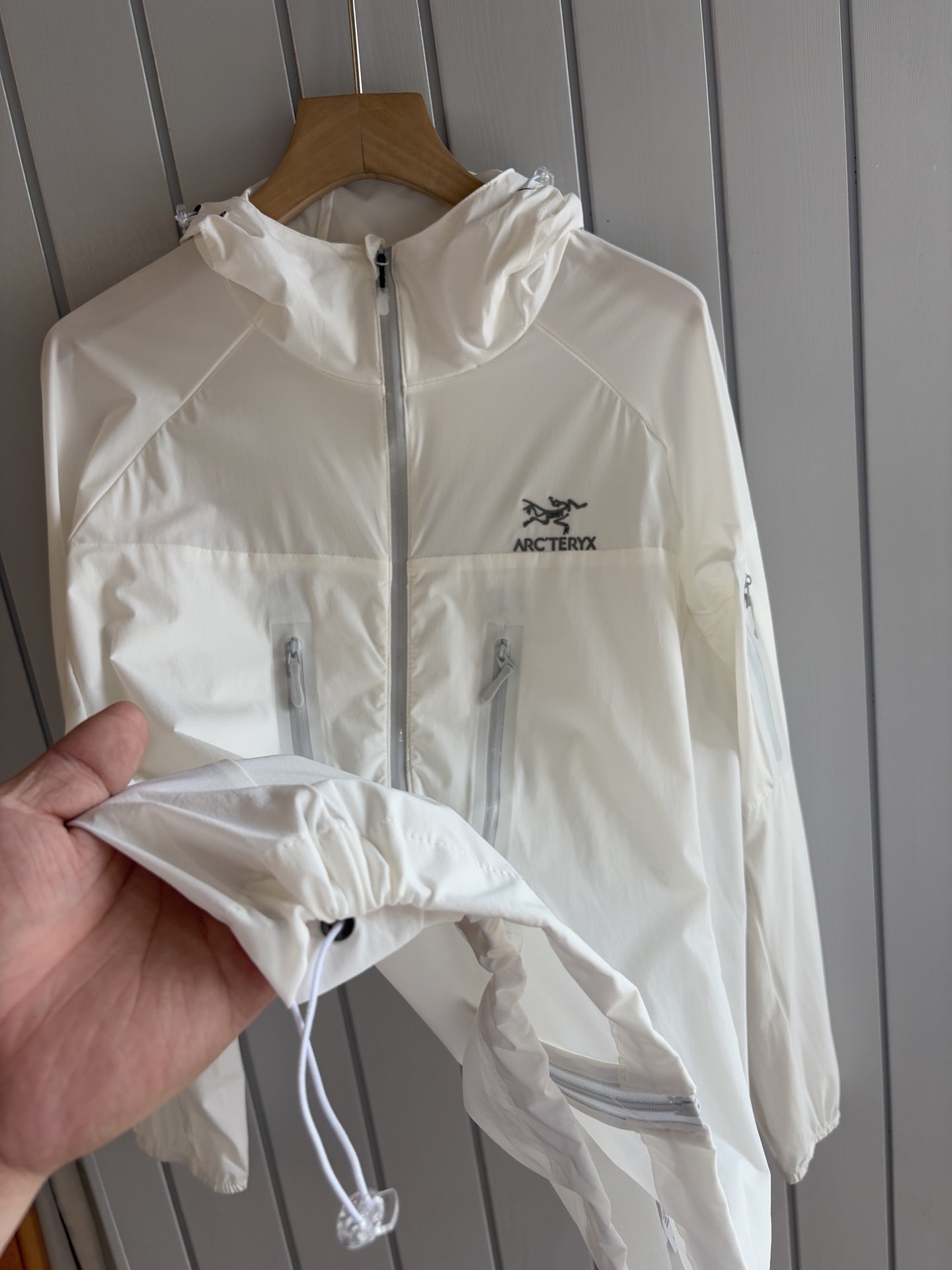 High-Quality Skin Jackets for Hot Weather Adventures: Squamish Company’s TyonoTM 3.0 Fabric, Wind-Proof, 50+ UV Protection. - 图片 5