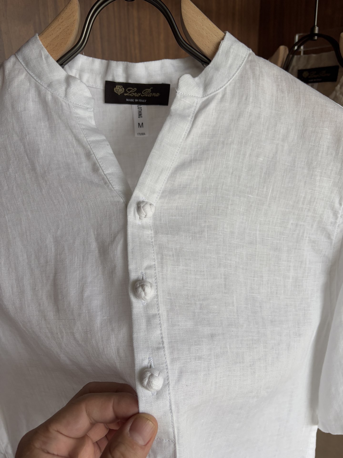 lP🆕20%亚麻男士短袖，男装界的天花板，这款翻领麻料衫短袖精准到每一针的细腻工艺，完全区别于普通面料裁