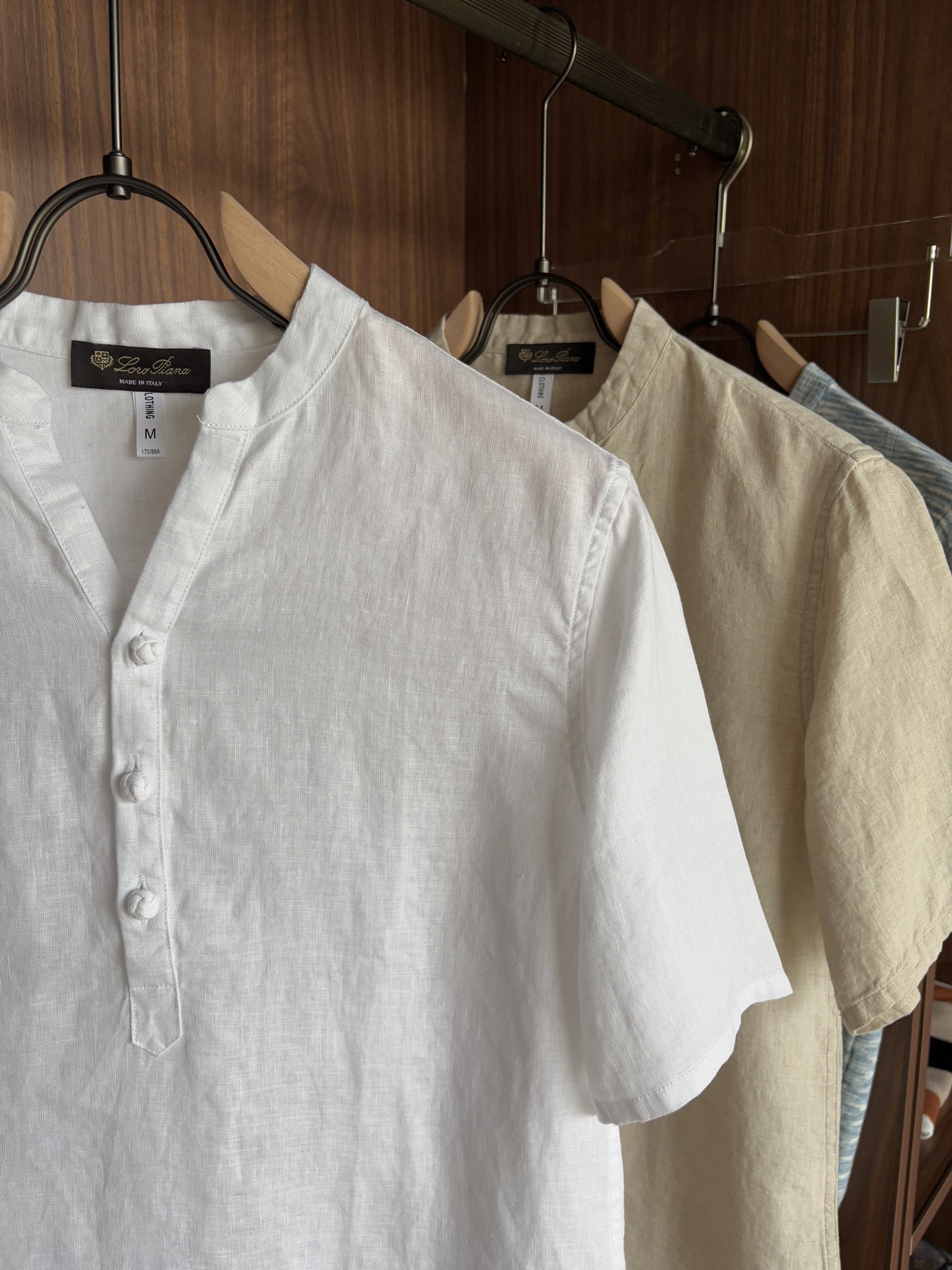 lP🆕20%亚麻男士短袖，男装界的天花板，这款翻领麻料衫短袖精准到每一针的细腻工艺，完全区别于普通面料裁