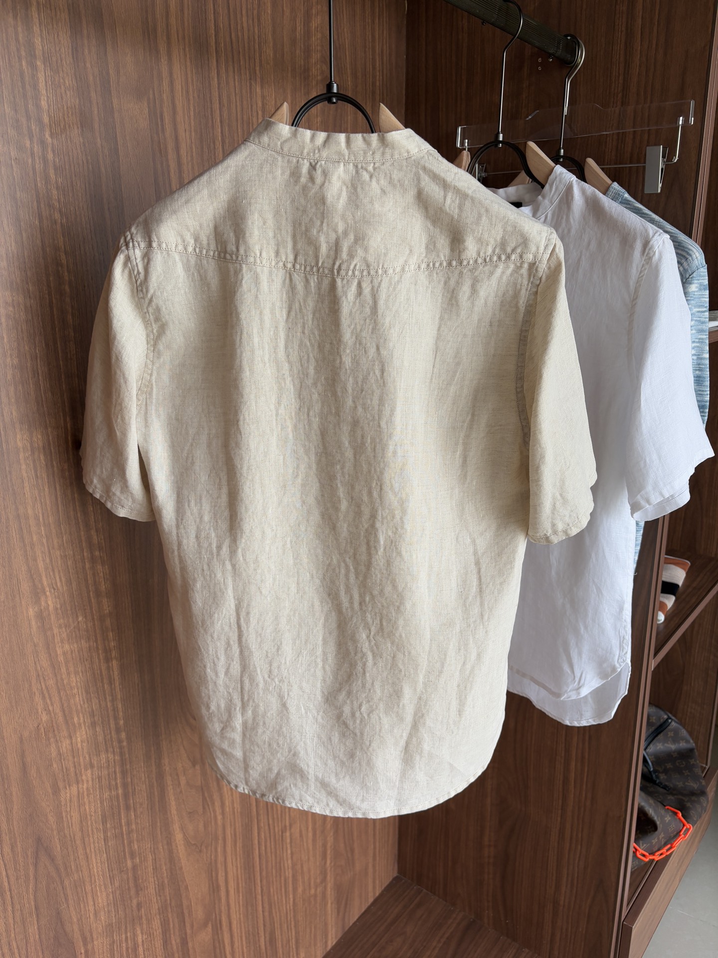 lP🆕20%亚麻男士短袖，男装界的天花板，这款翻领麻料衫短袖精准到每一针的细腻工艺，完全区别于普通面料裁