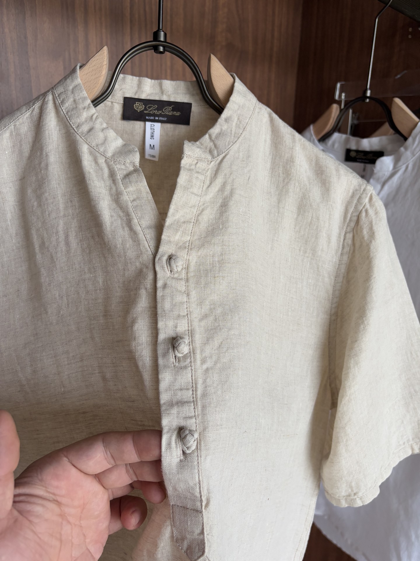 lP🆕20%亚麻男士短袖，男装界的天花板，这款翻领麻料衫短袖精准到每一针的细腻工艺，完全区别于普通面料裁