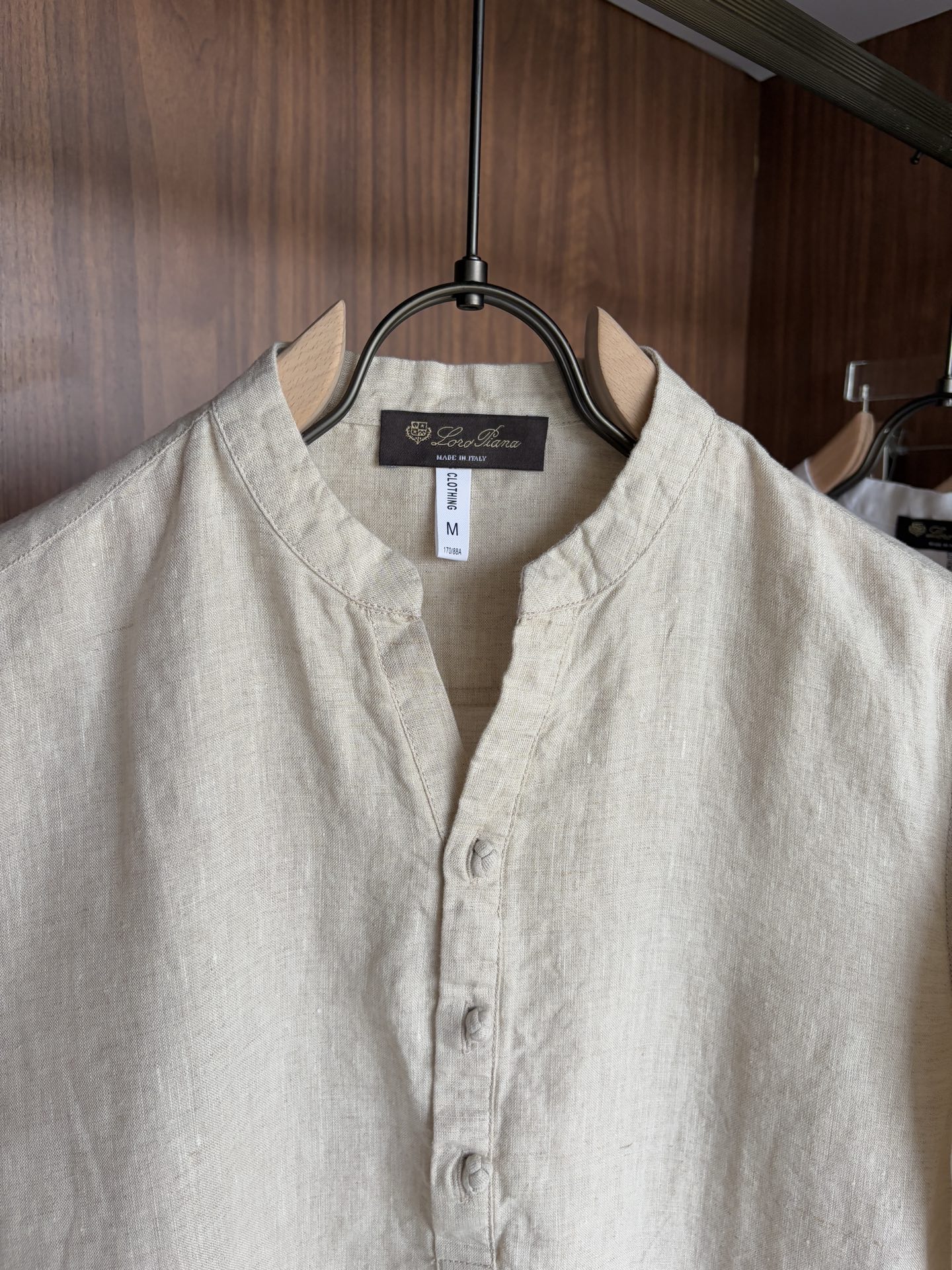 lP🆕20%亚麻男士短袖，男装界的天花板，这款翻领麻料衫短袖精准到每一针的细腻工艺，完全区别于普通面料裁