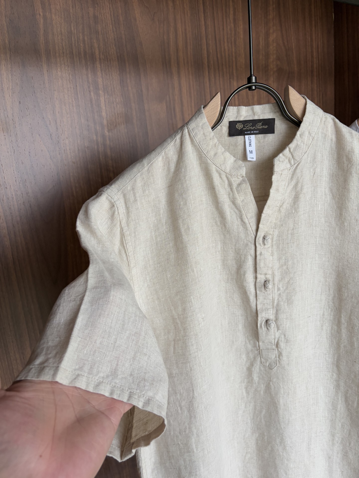 lP🆕20%亚麻男士短袖，男装界的天花板，这款翻领麻料衫短袖精准到每一针的细腻工艺，完全区别于普通面料裁