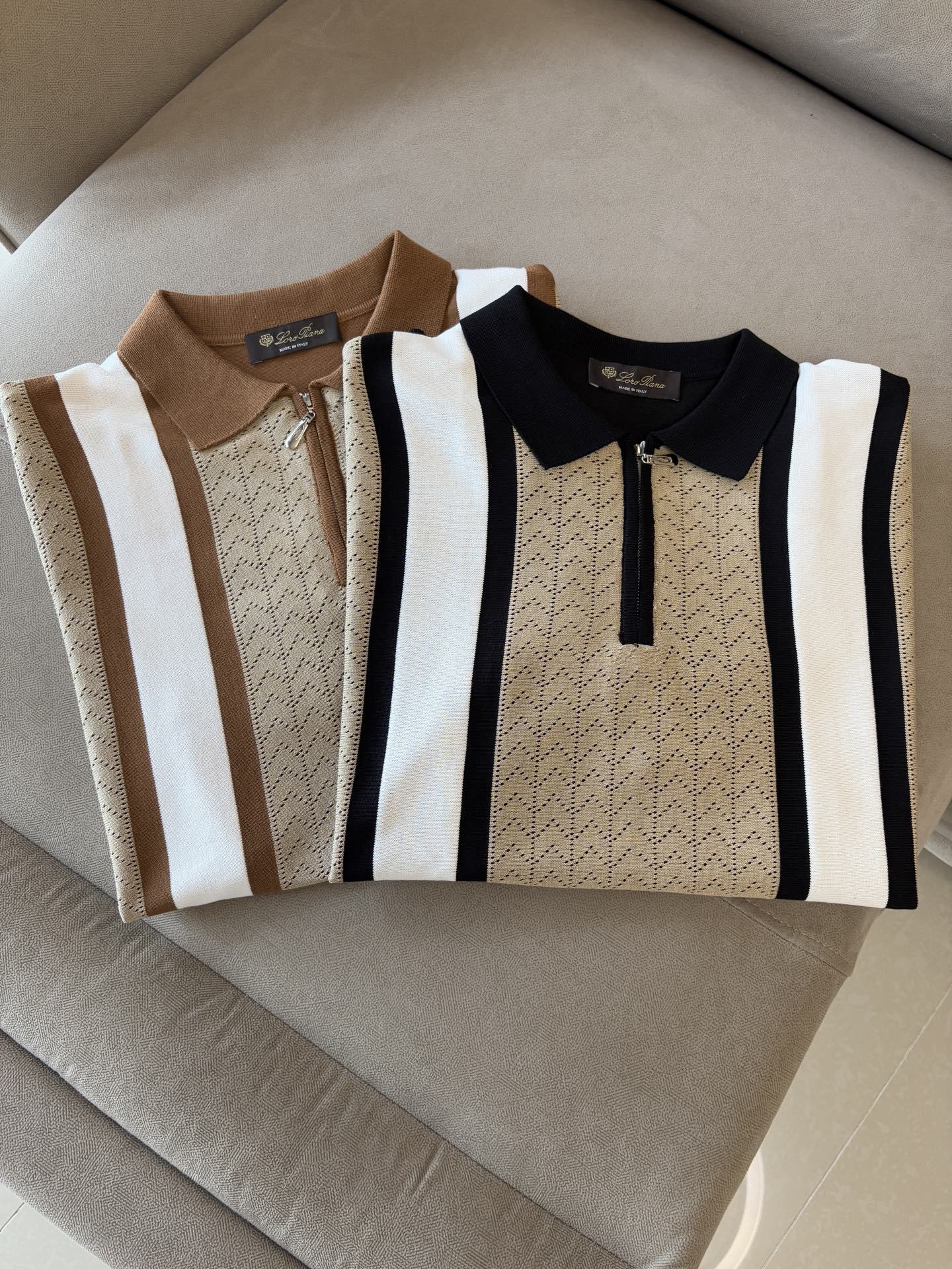 NO:458782,Time-consuming King' diamond jacquard design selects ultra-fine high-quality yarn lapel short-sleeved men's collection 'Time-consuming King' round neck and elegant craftsmanship, which is high-end when touching the skin. Craftsmanship and diamond hollow jacquard are carved with three-dimensional diamond jacquard that takes months to carve, woven architectural aesthetic texture between warp and weft, and the light and shadow penetrate, showing low-key luxury when light and shadow penetrate, and every move shows low-key luxury. Classic grid lapel short-sleeved design Simple lapel outlines neat lines, short-sleeved cut adapts to multiple scenes - layered suits during business meetings show elegance, casual wear reveals gentleman's taste, and the collection style never fades. The ultimate quality testimony of details Precision turning ensures that the seams are flat, the bone position is reinforced and durable without deformation; the neckline threads have been washed and tested, and they are still as crisp as new as they wear for a long time, and every detail is a testimony of 'time-consuming'. Code M-3XL001  020, T-shirt,business suit,alexander wang19860909耗时王”菱形提花设计甄选超细优质纱线翻领短袖男士典藏款「耗时王」圆领奢雅工艺,触肤即高阶. 匠心底蕴菱形镂空提花 耗时数月雕琢的立体菱形提花,经纬间织就建筑美学肌理,光影穿透时显隐交错,举手投足尽展低调奢华. 经典型格翻领短袖设计 简约翻领勾勒利落线条,短袖剪裁适配多场景——商务会晤时叠搭西装显儒雅,休闲时光单穿流露绅士品味,典藏款型永不褪色. 细节至臻品质见证 精密车工确保接缝平整,骨位加固耐穿不变形；领口螺纹经水洗测试,久穿仍挺括如新,每一处细节皆为「耗时」证言. 码数M-3XL001 020,,T-shirt,business suit,alexander wang,Men's clothing