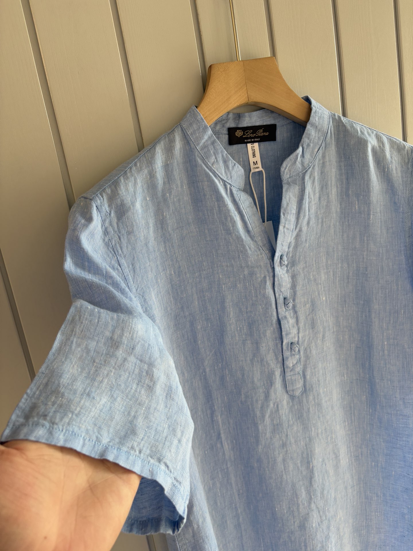 lP🆕20%亚麻男士短袖，男装界的天花板，这款翻领麻料衫短袖精准到每一针的细腻工艺，完全区别于普通面料裁