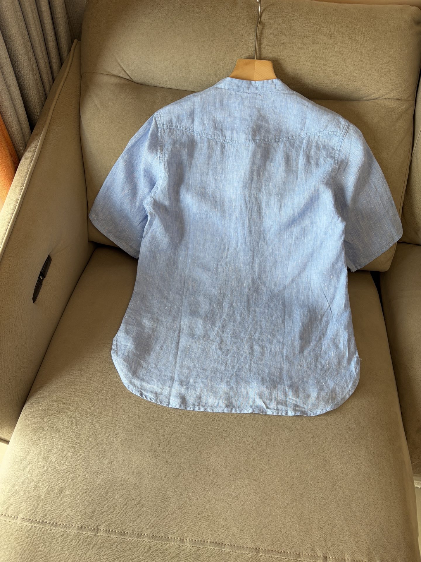 lP🆕20%亚麻男士短袖，男装界的天花板，这款翻领麻料衫短袖精准到每一针的细腻工艺，完全区别于普通面料裁