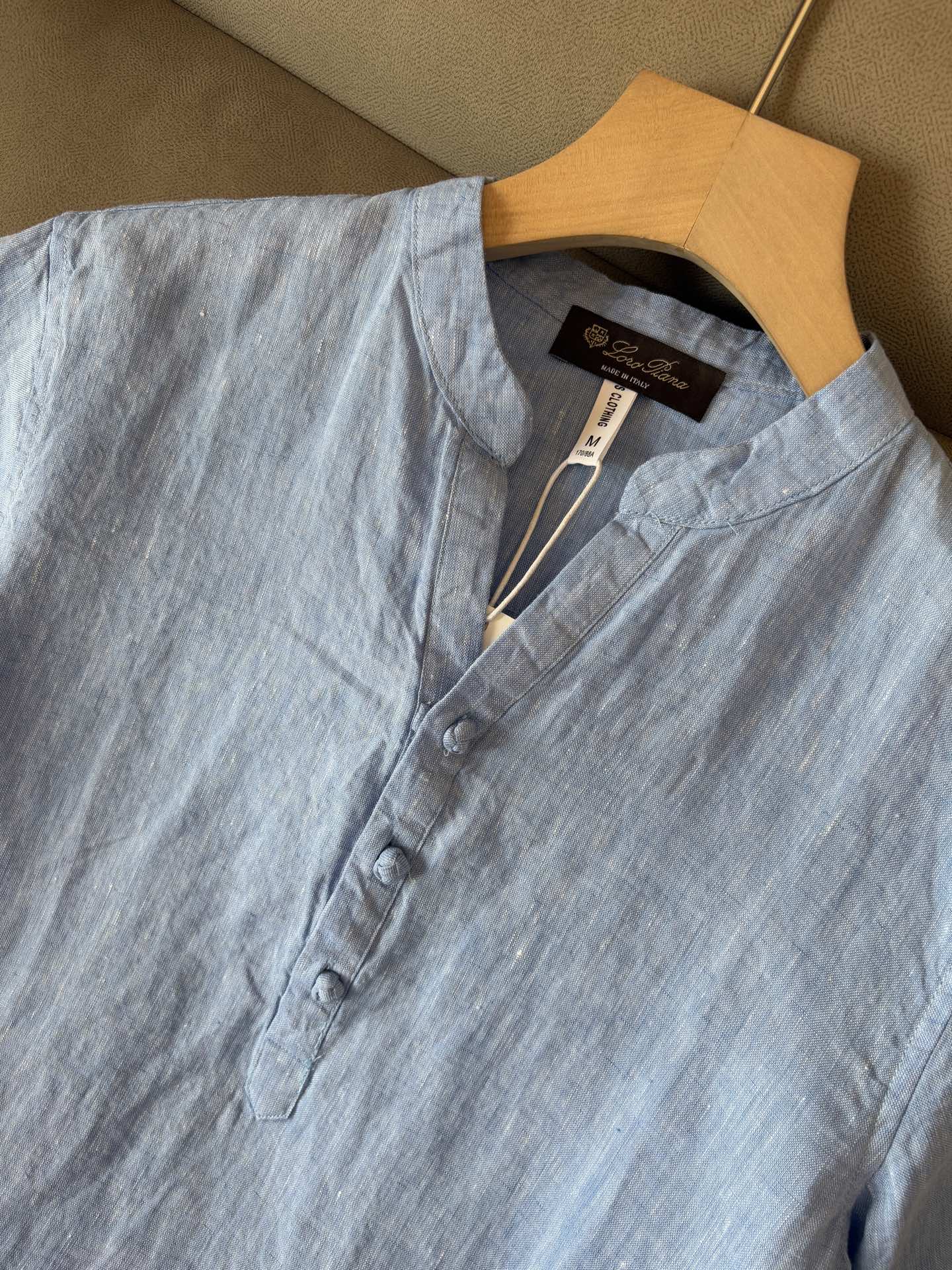 lP🆕20%亚麻男士短袖，男装界的天花板，这款翻领麻料衫短袖精准到每一针的细腻工艺，完全区别于普通面料裁