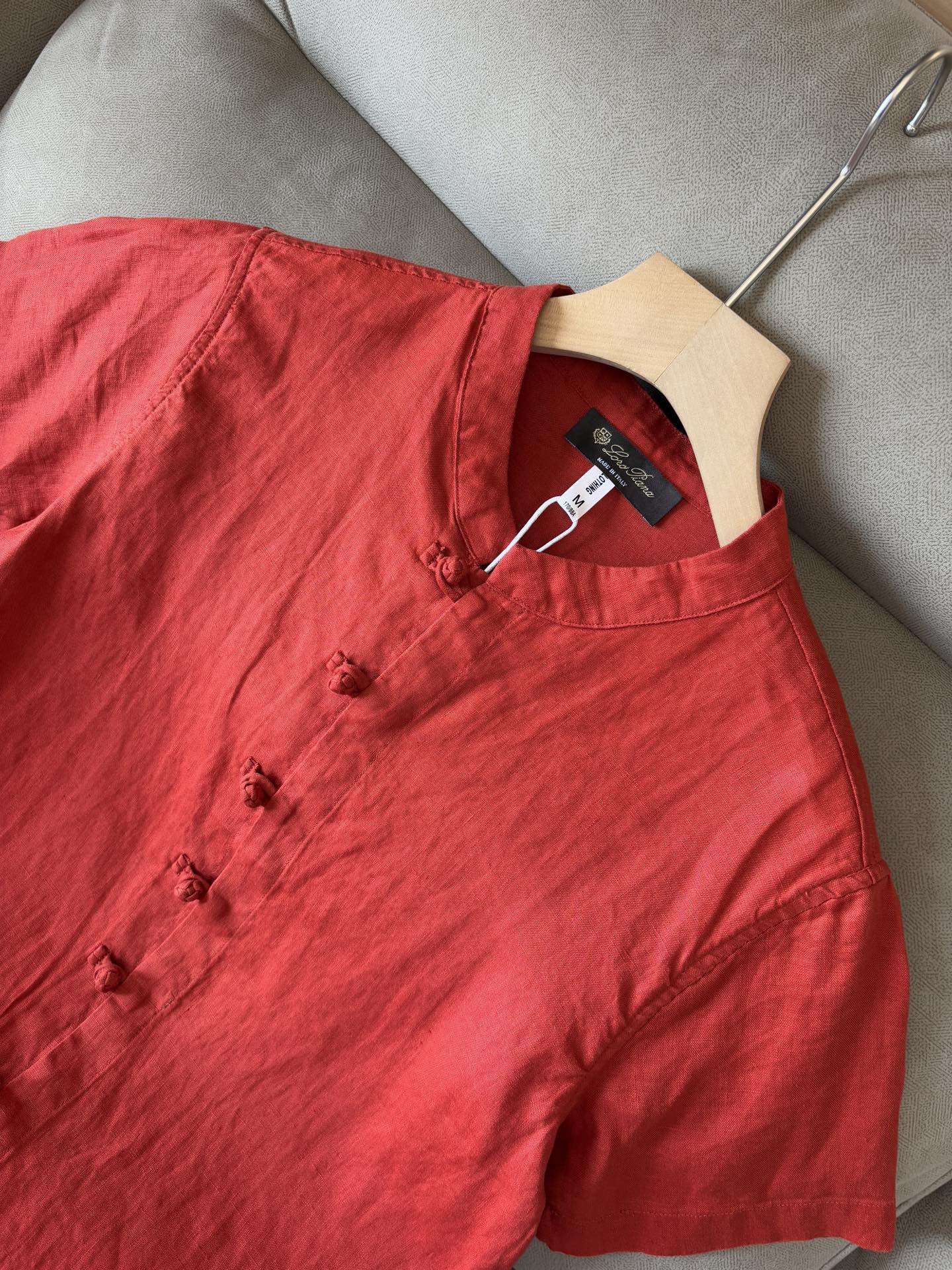 lP🆕20%亚麻男士短袖，男装界的天花板，这款翻领麻料衫短袖精准到每一针的细腻工艺，完全区别于普通面料裁