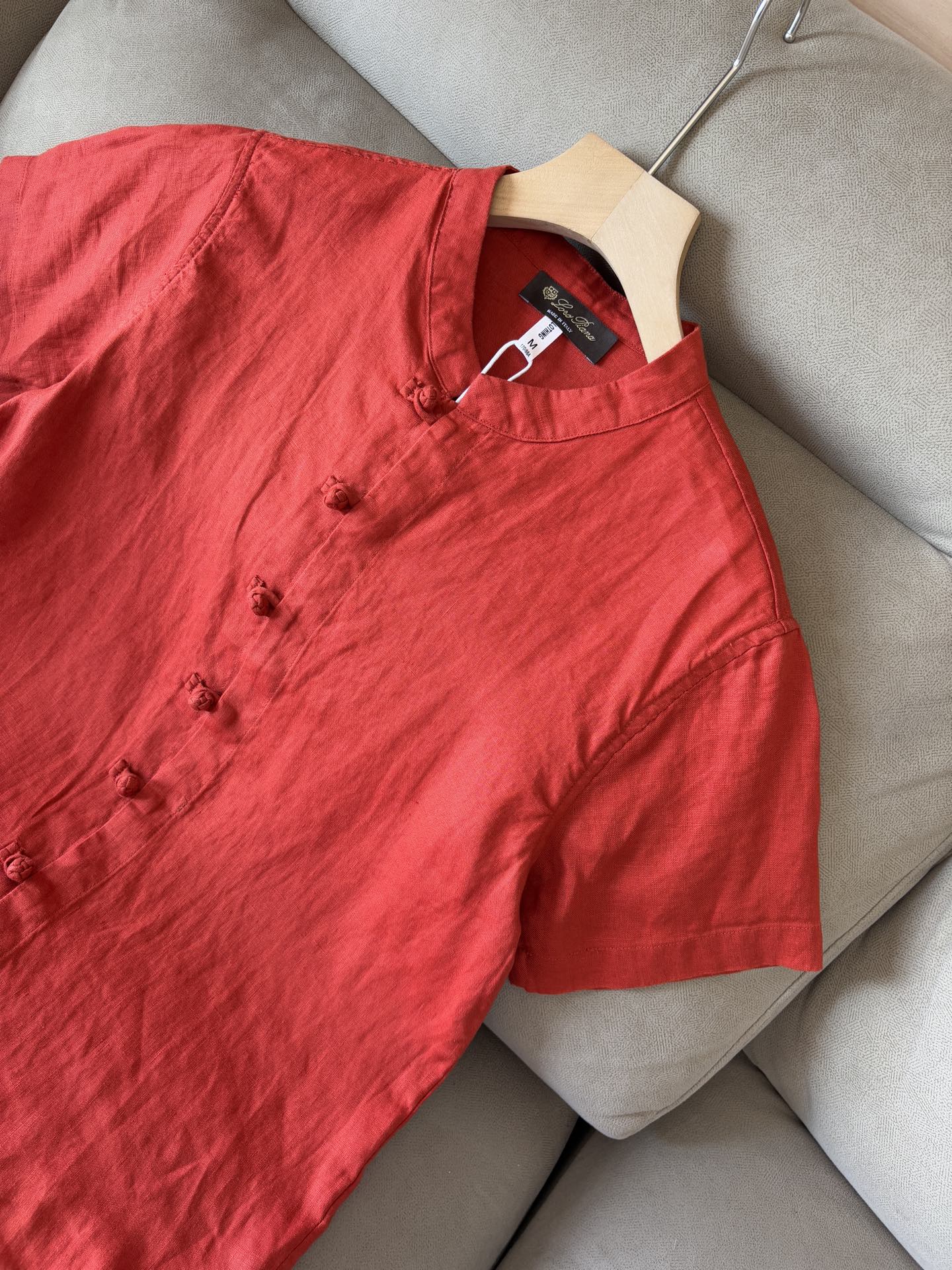 lP🆕20%亚麻男士短袖，男装界的天花板，这款翻领麻料衫短袖精准到每一针的细腻工艺，完全区别于普通面料裁