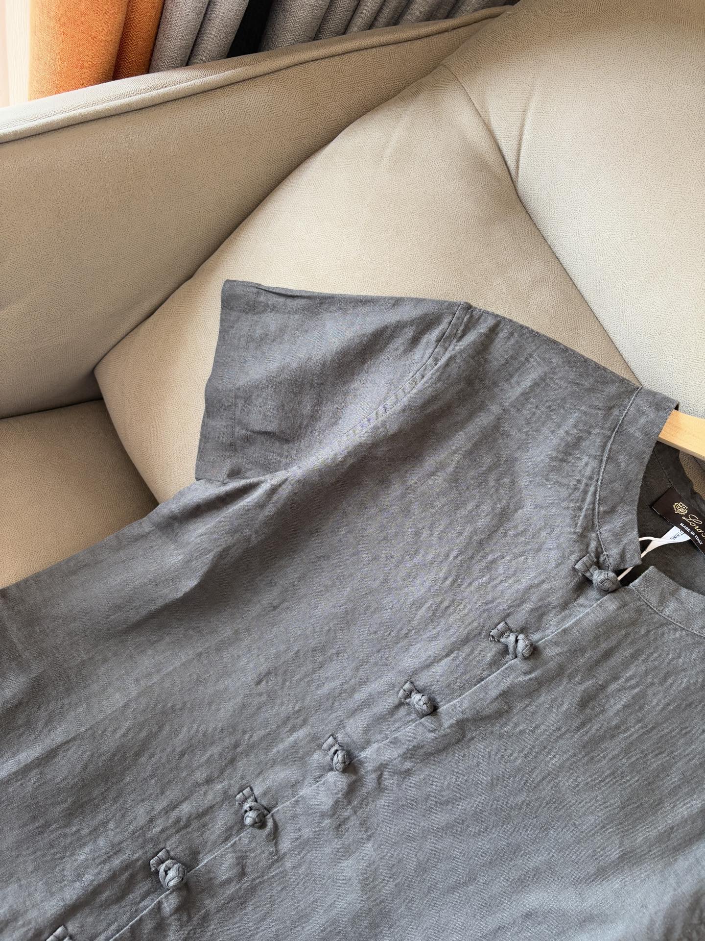 lP🆕20%亚麻男士短袖，男装界的天花板，这款翻领麻料衫短袖精准到每一针的细腻工艺，完全区别于普通面料裁