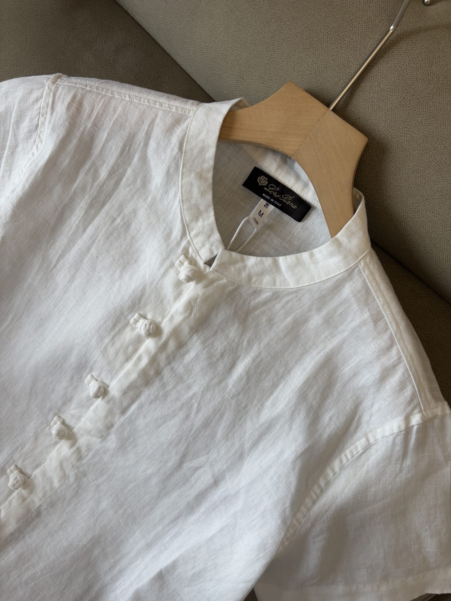 lP🆕20%亚麻男士短袖，男装界的天花板，这款翻领麻料衫短袖精准到每一针的细腻工艺，完全区别于普通面料裁