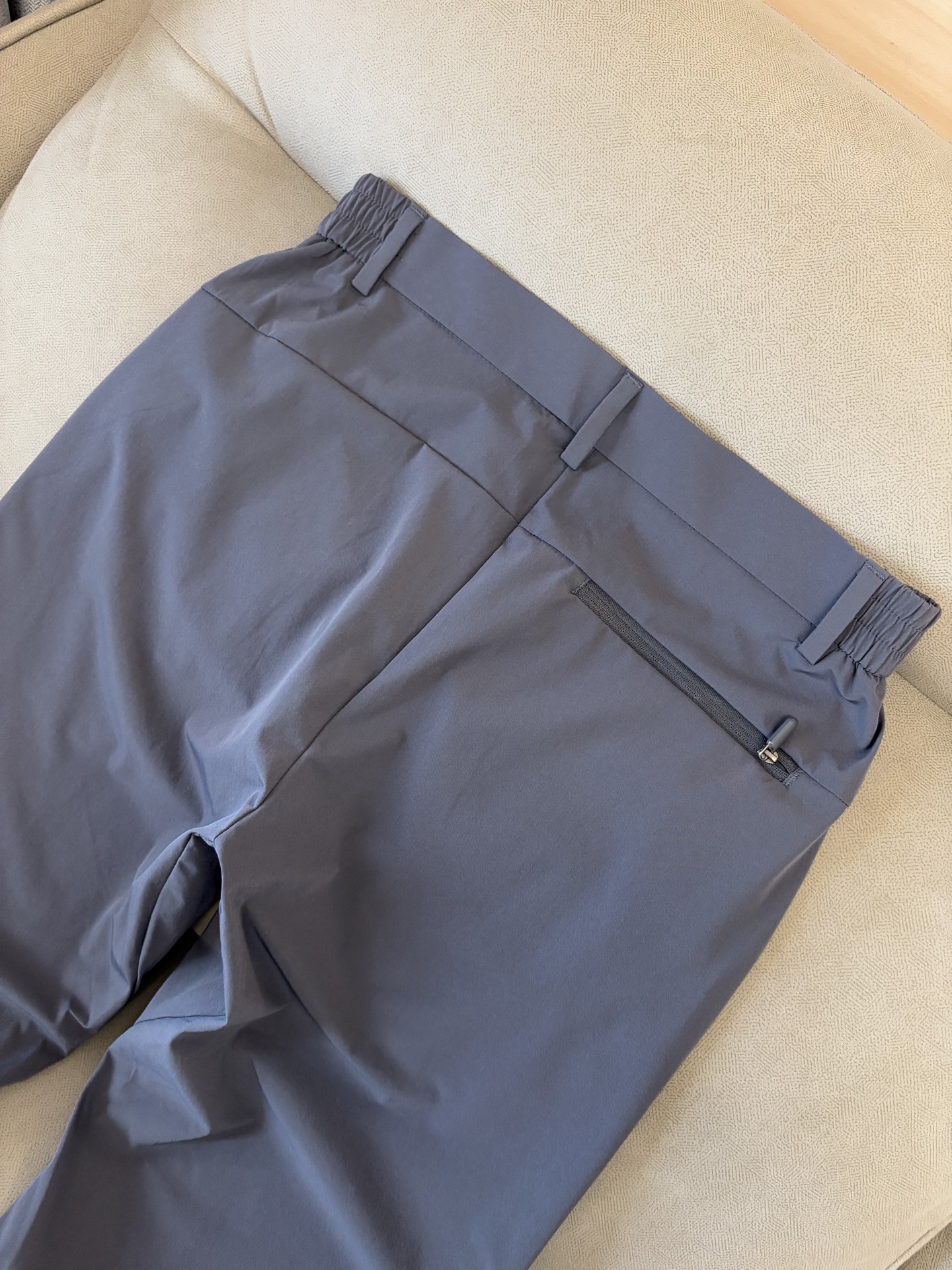 始祖鸟 官网同步 经典户外 工装裤 颜色超级正 海外同步发型 今年流行趋势 进口科技面料 M-3XL