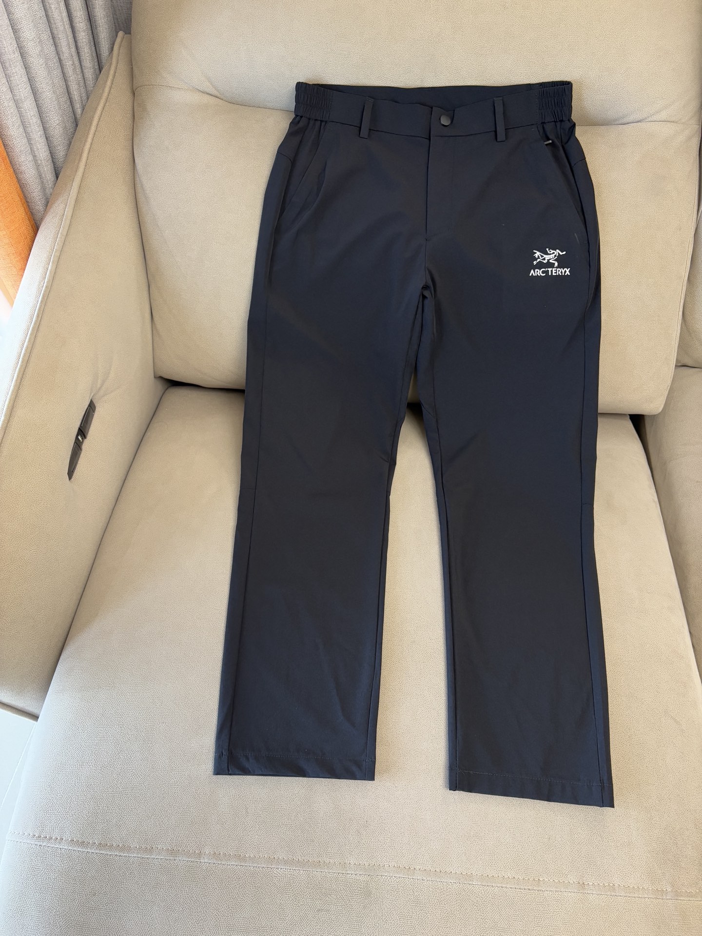 始祖鸟 官网同步 经典户外 工装裤 颜色超级正 海外同步发型 今年流行趋势 进口科技面料 M-3XL