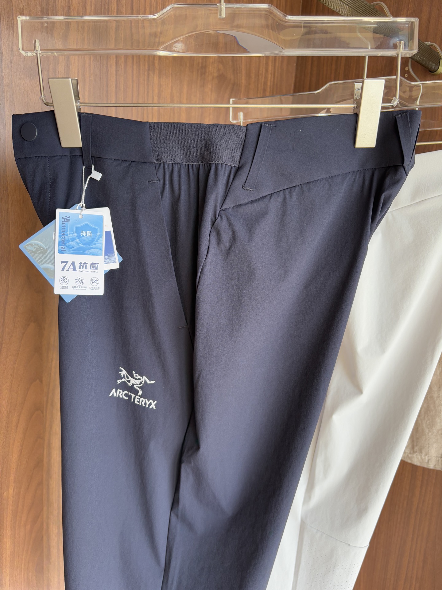 始祖鸟 官网同步 经典户外 工装裤 颜色超级正 海外同步发型 今年流行趋势 进口科技面料 M-3XL