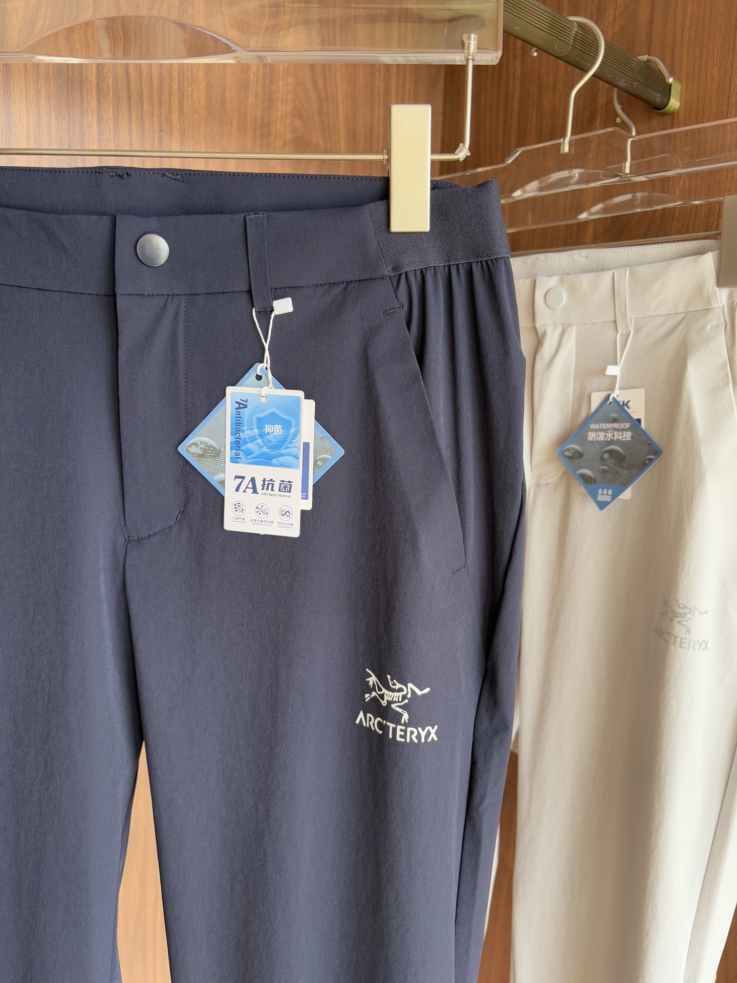 始祖鸟 官网同步 经典户外 工装裤 颜色超级正 海外同步发型 今年流行趋势 进口科技面料 M-3XL
