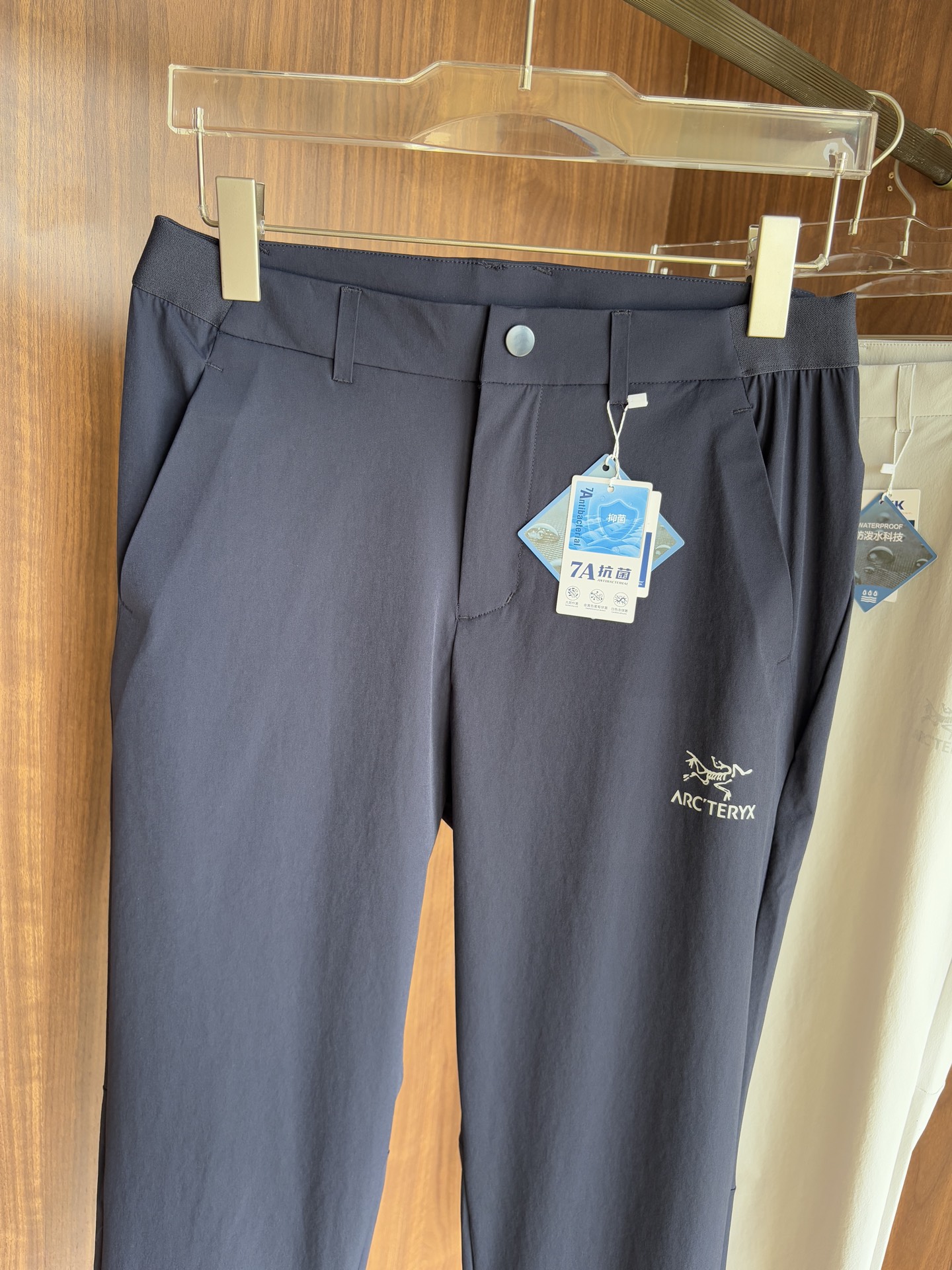 始祖鸟 官网同步 经典户外 工装裤 颜色超级正 海外同步发型 今年流行趋势 进口科技面料 M-3XL