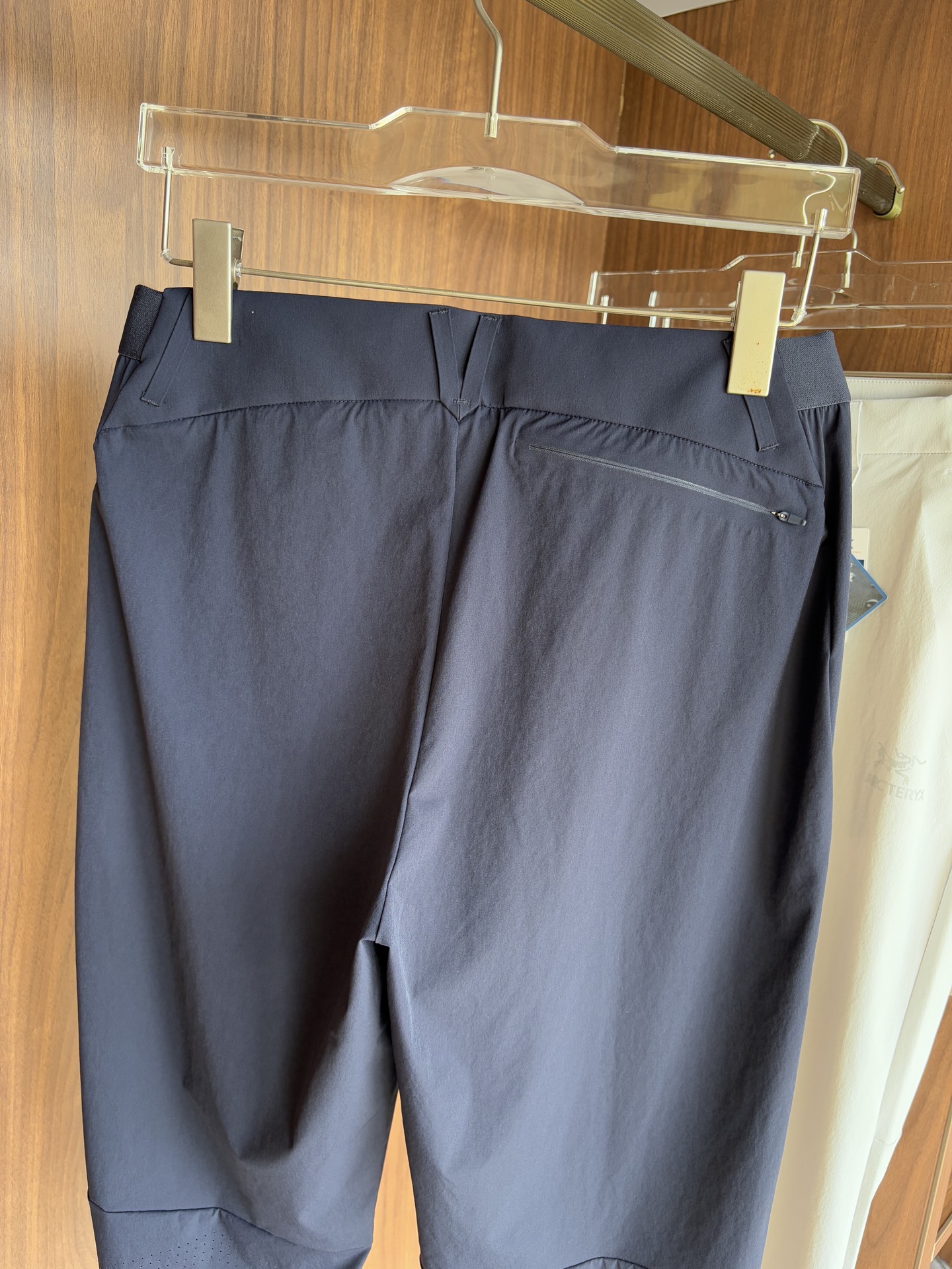 始祖鸟 官网同步 经典户外 工装裤 颜色超级正 海外同步发型 今年流行趋势 进口科技面料 M-3XL