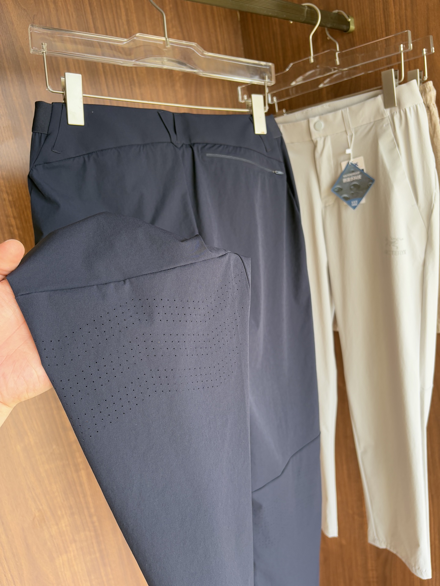 始祖鸟 官网同步 经典户外 工装裤 颜色超级正 海外同步发型 今年流行趋势 进口科技面料 M-3XL