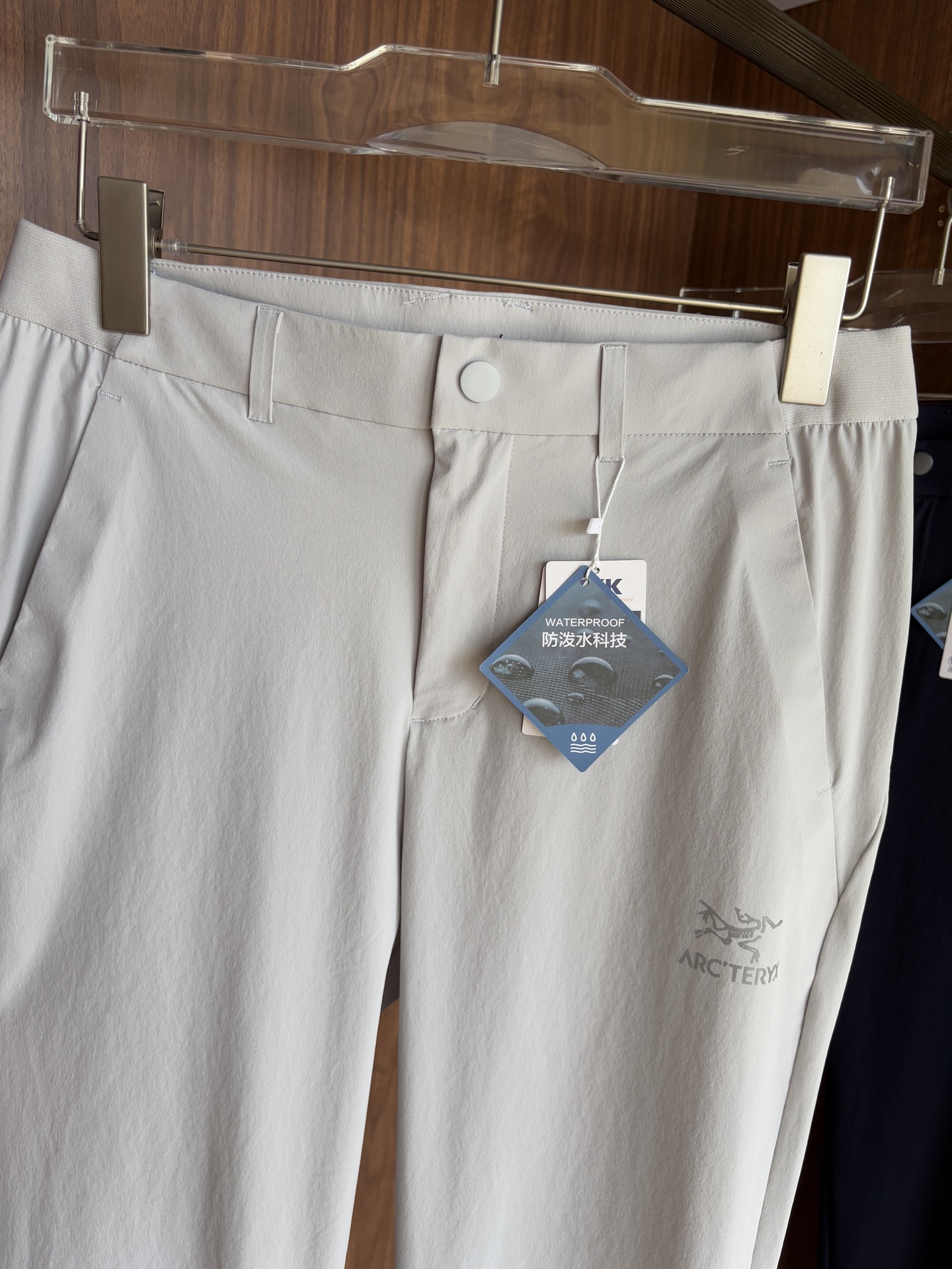 始祖鸟 官网同步 经典户外 工装裤 颜色超级正 海外同步发型 今年流行趋势 进口科技面料 M-3XL