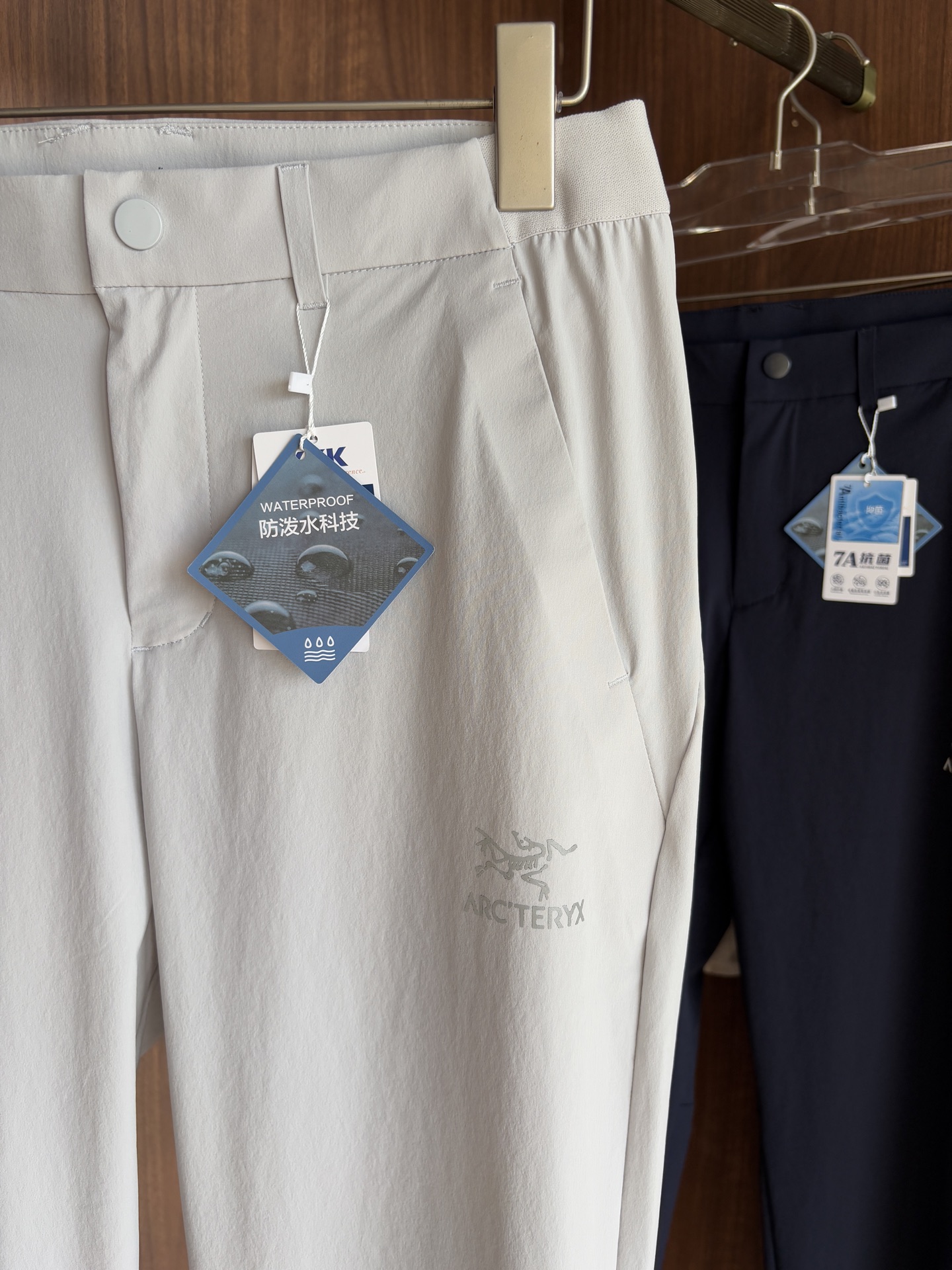 始祖鸟 官网同步 经典户外 工装裤 颜色超级正 海外同步发型 今年流行趋势 进口科技面料 M-3XL