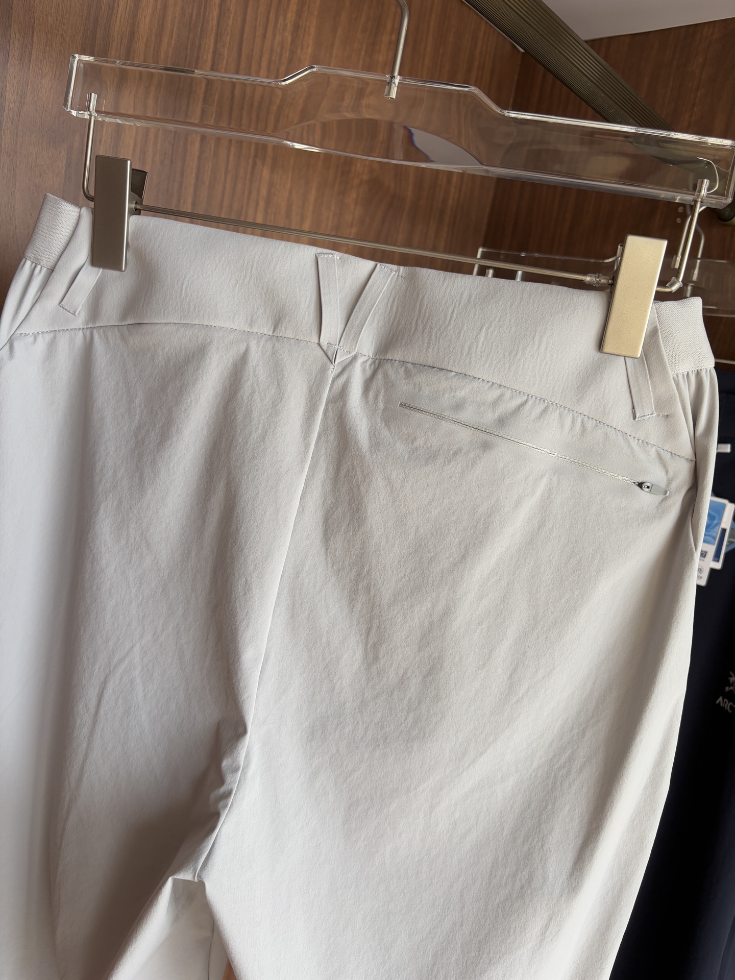 始祖鸟 官网同步 经典户外 工装裤 颜色超级正 海外同步发型 今年流行趋势 进口科技面料 M-3XL