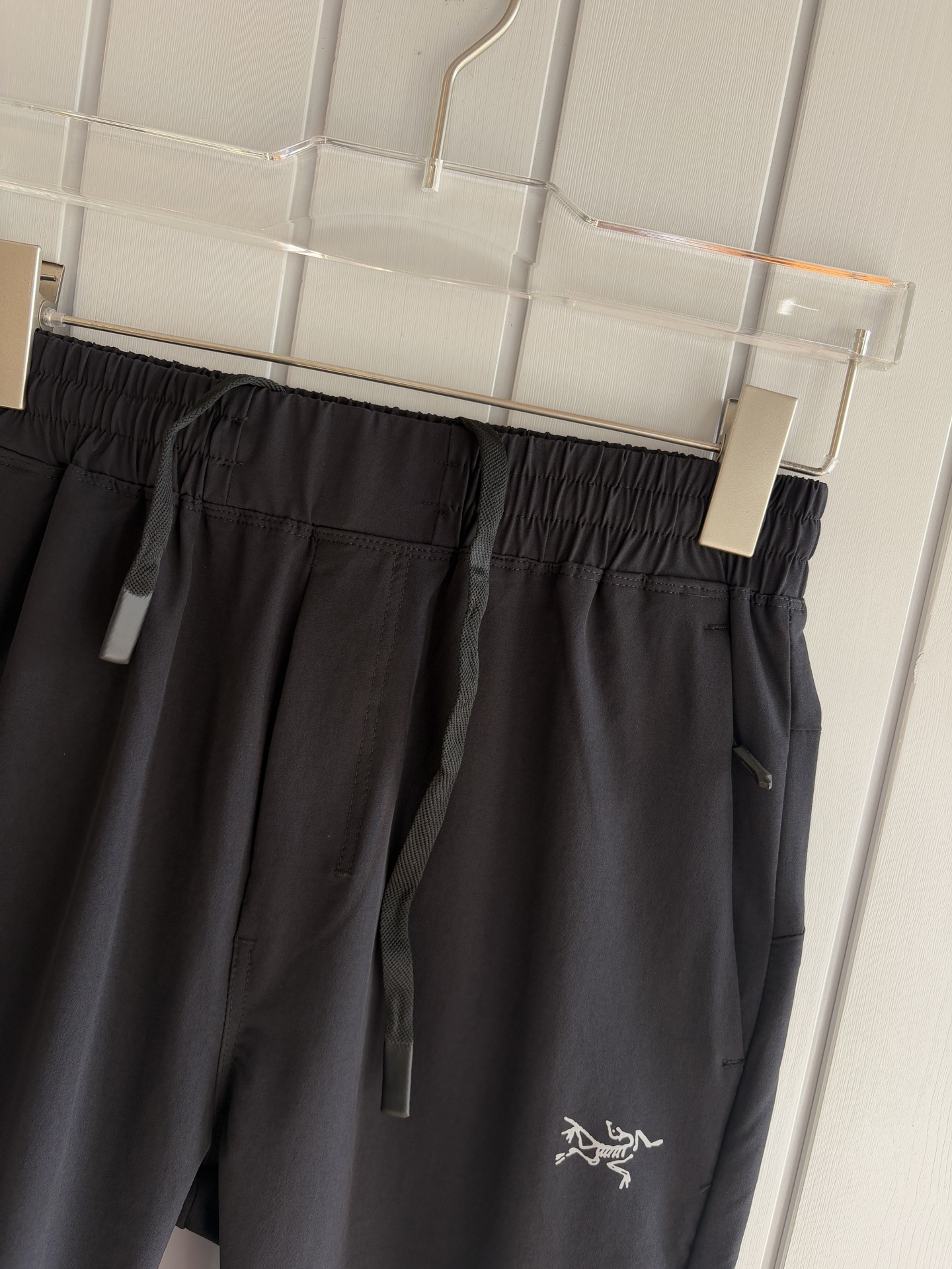 始祖鸟 官网同步 经典户外 工装裤 颜色超级正 海外同步发型 今年流行趋势 进口科技面料 M-3XL