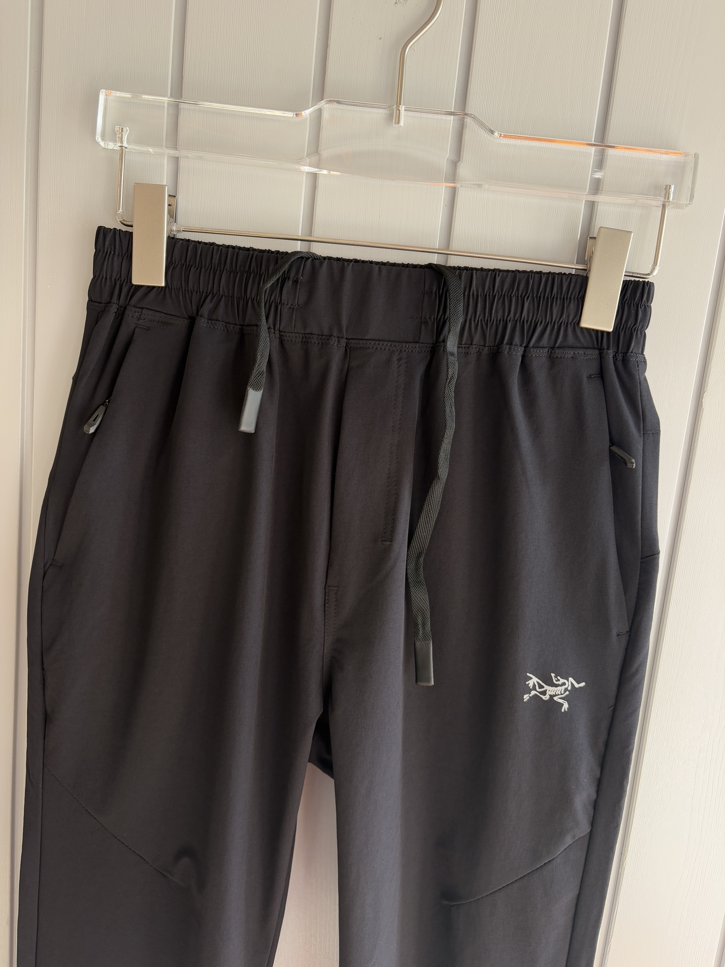 始祖鸟 官网同步 经典户外 工装裤 颜色超级正 海外同步发型 今年流行趋势 进口科技面料 M-3XL