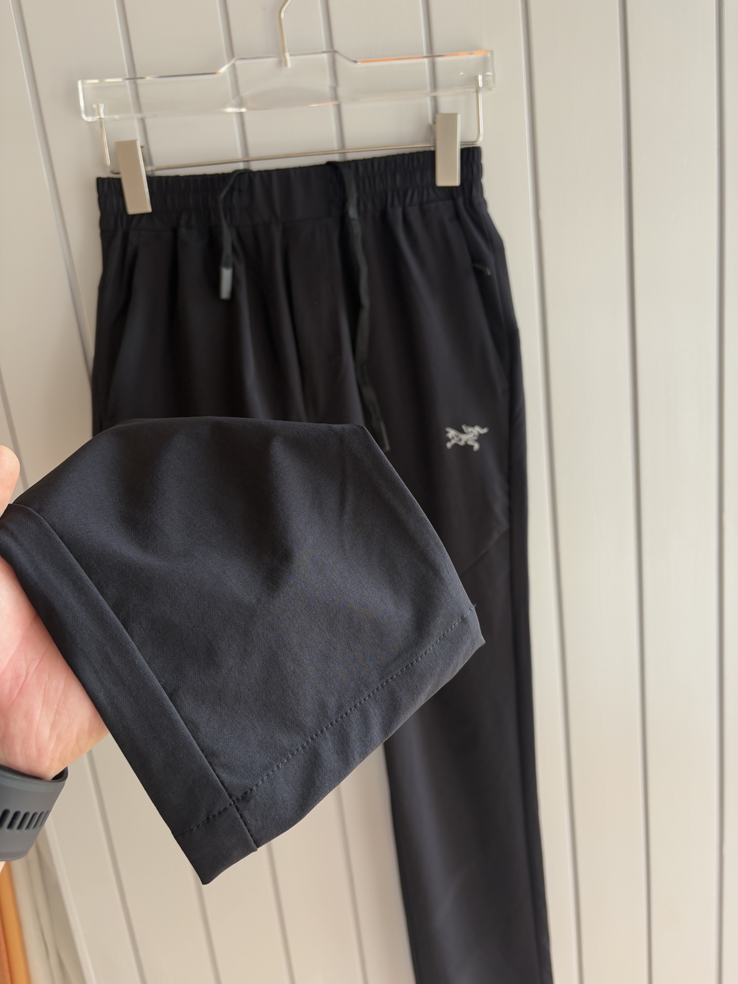 始祖鸟 官网同步 经典户外 工装裤 颜色超级正 海外同步发型 今年流行趋势 进口科技面料 M-3XL