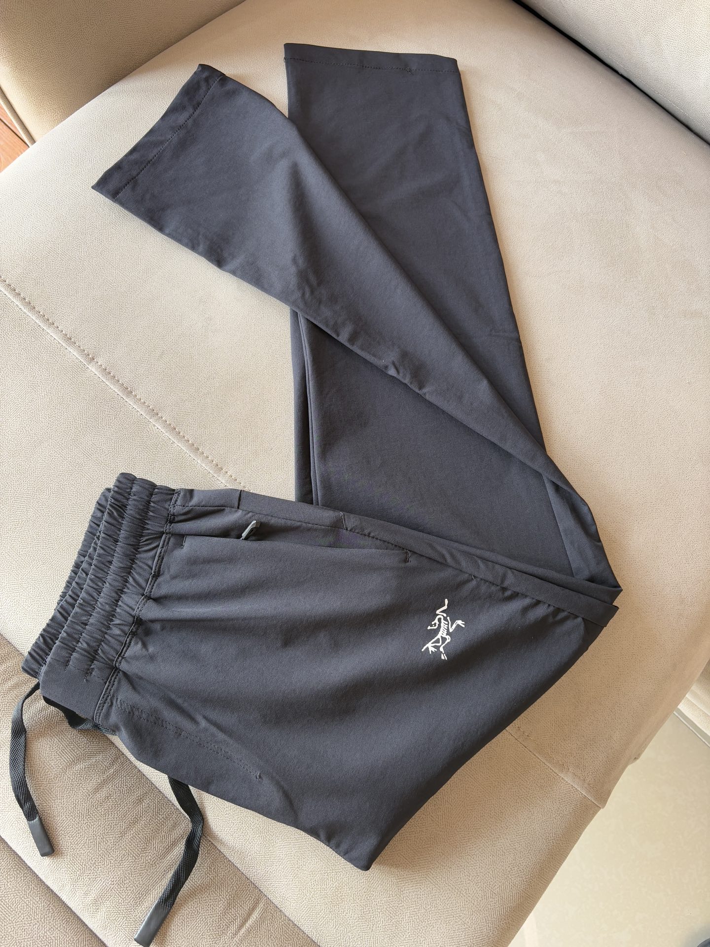NO:470320,Archaeopteryx official website synchronization classic outdoor work pants super positive color overseas synchronous hairstyles this year's trend import technology fabric M-3XL, arc'teryx,alexander wang19860909始祖鸟 官网同步 经典户外 工装裤 颜色超级正 海外同步发型 今年流行趋势 进口科技面料 M-3XL,arc'teryx,alexander wang,Men's clothing