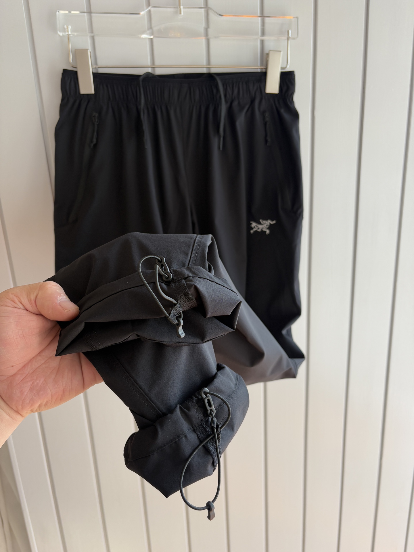 始祖鸟 官网同步 经典户外 工装裤 颜色超级正 海外同步发型 今年流行趋势 进口科技面料 M-3XL