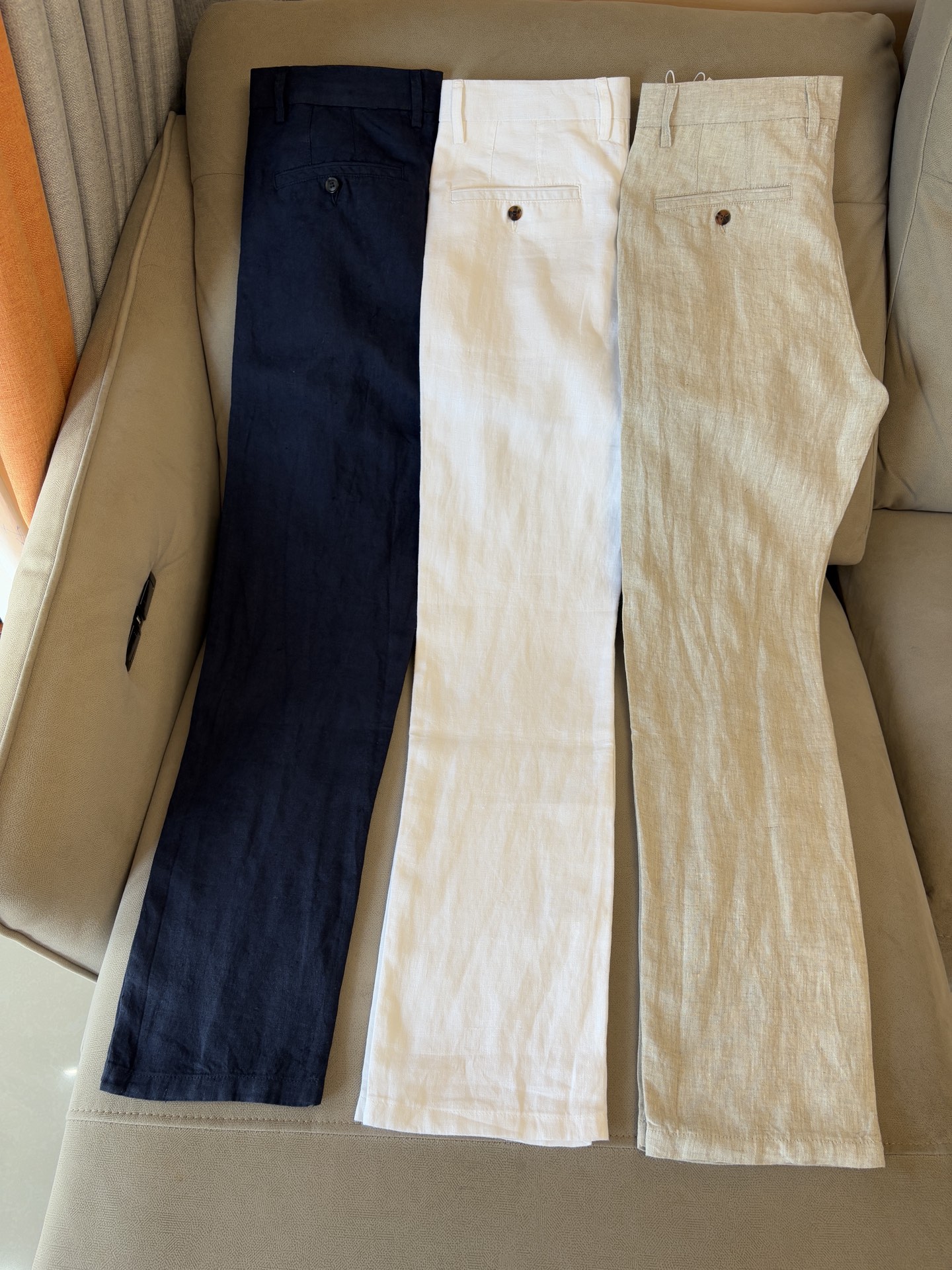 NO:470304,L, spring and summer embroidery logo % full hemp fashion casual pants pants Uncontrollable creation dynamic and attractive, perfect dress makes fashionable business casual easy to break. Natural fine fiber rain dew thread + silk fiber blended material, made of golden ratio combed textile, very light and soft texture, with moisture absorption and heat dissipation and breathability, cool and wide. Neat threading sewing, elastic drawstring waist + embroidery logo decoration opens a new perspective of modern and fashionable seasoning luxury. M-3XL;006,, gold,alexander wang19860909L、春夏刺绣标识 ％全麻时尚休闲裤 裤子 无节制的创造动感兼具吸引力,完美着装让时尚商务休闲轻而易举的攻破. 天然细纤维雨露麻料＋丝质纤维混纺材质,黄金比例精梳纺织而成,质地非常轻盈轻薄柔软,具有吸湿散热与透气的效果,凉爽挺阔. 工整的走线缝制,弹力抽绳腰间＋刺绣标识装饰开启现代时尚的调味剂奢华的新视角. M-3XL;006,,gold,alexander wang,Men's clothing