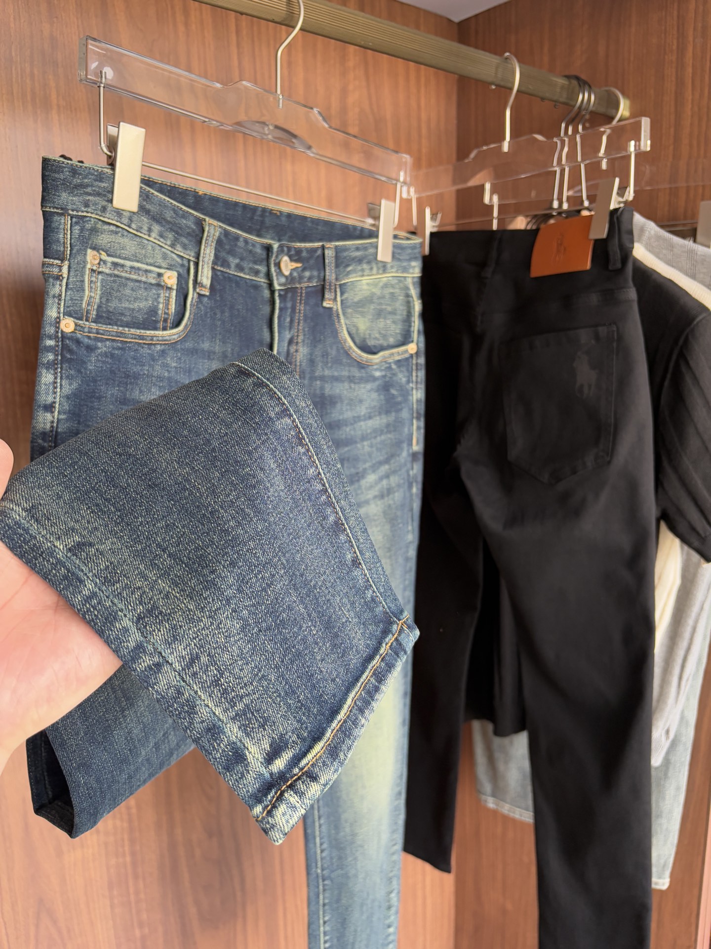 Luxurious Custom-Made Classy Jeans with Top-Level Embroidery and Hardware Accelerator - 图片 7