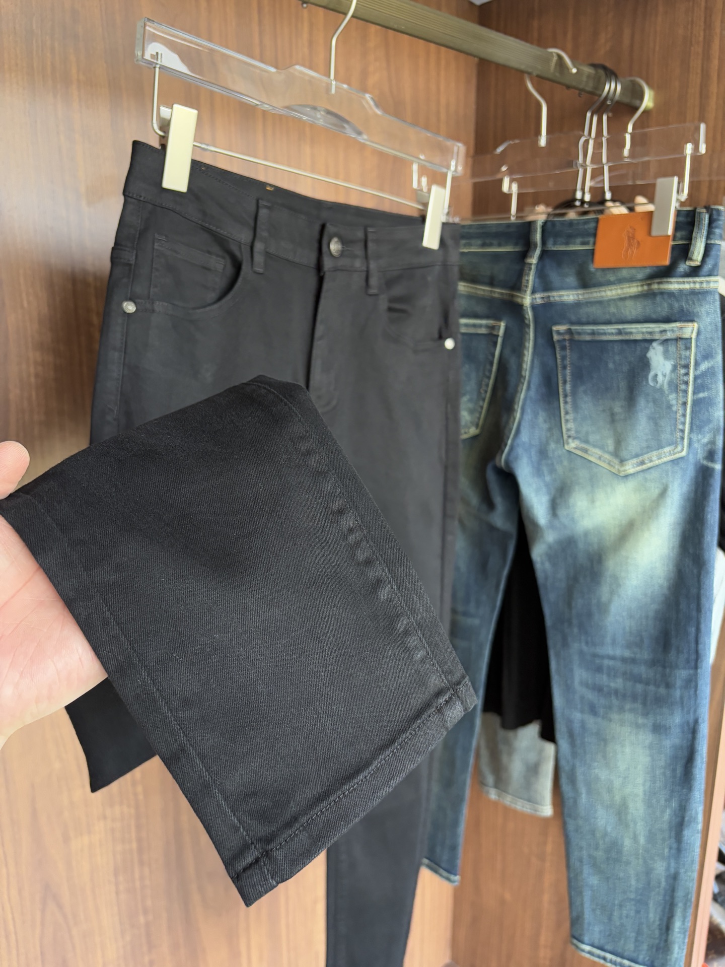 Luxurious Custom-Made Jeans with Unique Design and Top-Level Embroidery - 图片 7