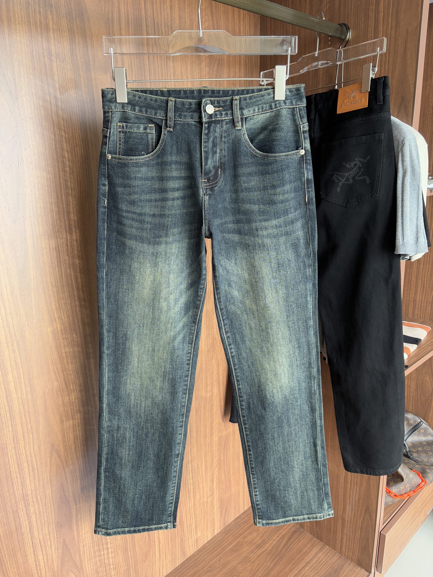 Luxurious Custom Water-Washed Jeans with Top Embroidery and AlphaLogo - 图片 2