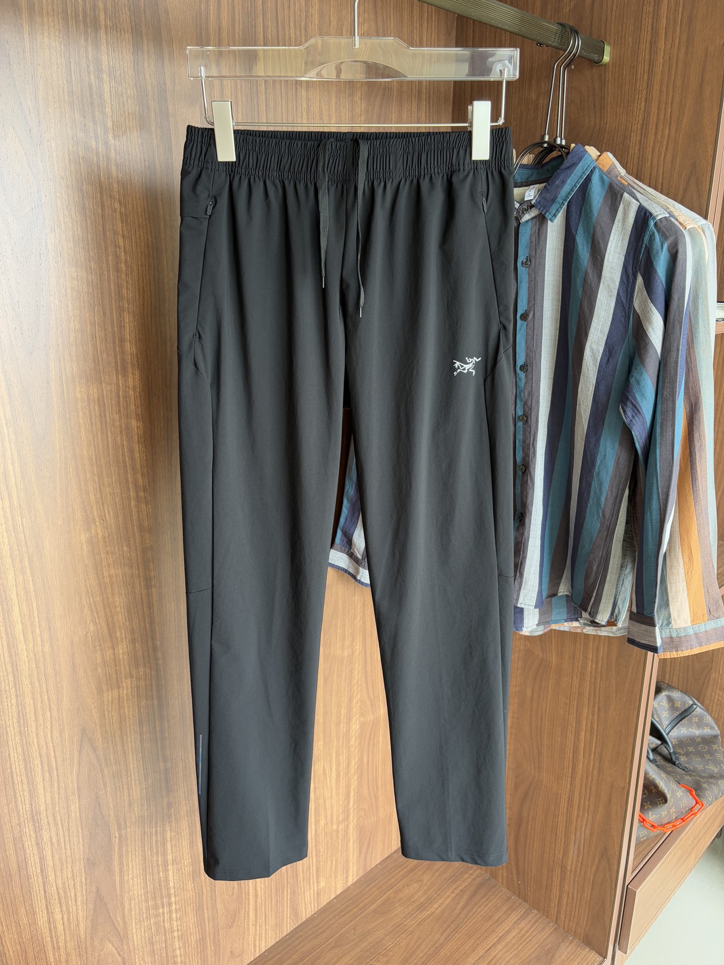 NO:467525,Archaeopteryx official website synchronization classic outdoor work pants super positive color overseas synchronous hairstyles this year's trend import technology fabric M-3XL, arc'teryx,alexander wang19860909始祖鸟 官网同步 经典户外 工装裤 颜色超级正 海外同步发型 今年流行趋势 进口科技面料 M-3XL,arc'teryx,alexander wang,Men's clothing