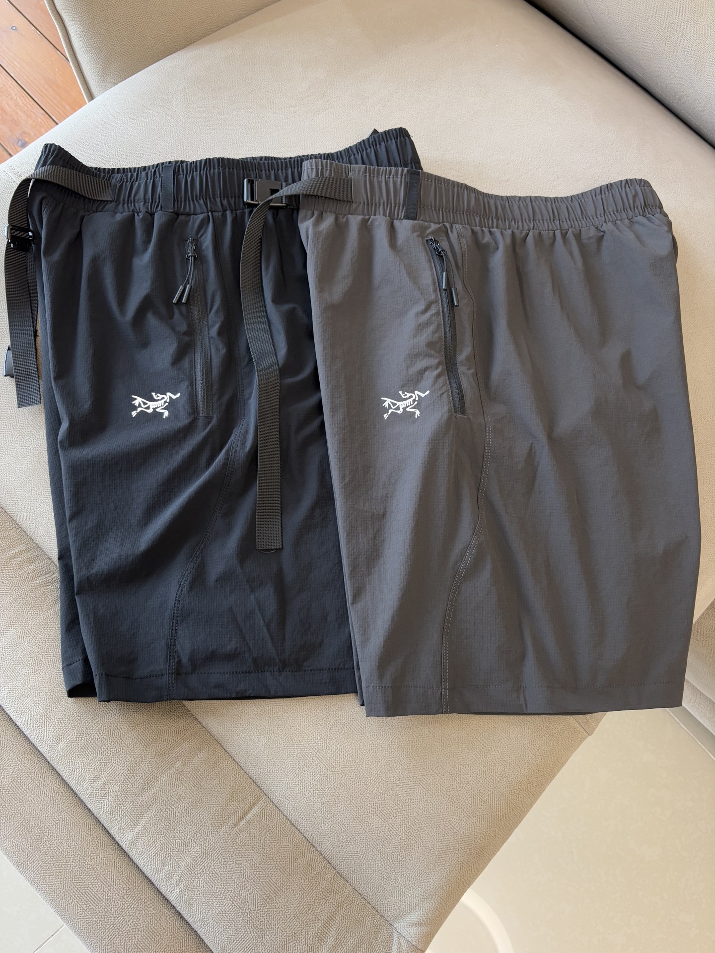 NO:502495,ARCTERYX 2025 summer new style shorts casual pants, custom-made fabric for counter, breathable and comfortable, impeccable details, brand element design concept, reflects quality. The feel is delicate and soft!  It is casually cut, with a great upper body style!  Code number M-3XL, arc'teryx, shorts, alexander wang19860909ARCTERYX 始祖鸟 2025夏季新款 短裤 休闲裤,专柜定制面料 透气舒适度高,细节无可挑剔,品牌元素设计理念,体现品质.手感细腻柔软！呈现休闲裁剪,上身版型超赞！码数M-3XL,arc'teryx,shorts,alexander wang,Men's clothing